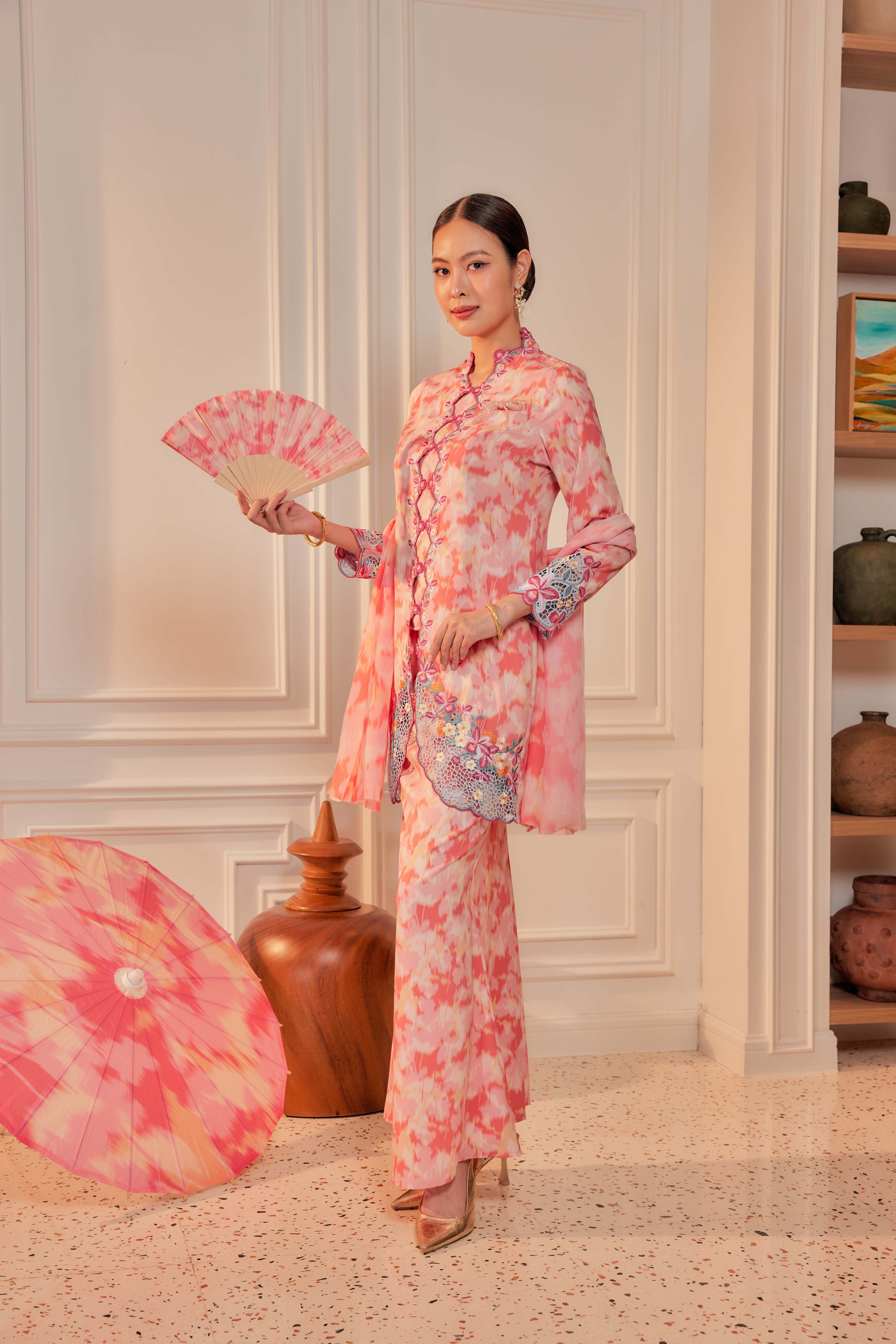 51 - Dewi Kemuning II - Kebaya Sulam Goyang Set With Matching Fan & Selendang [PREORDER]