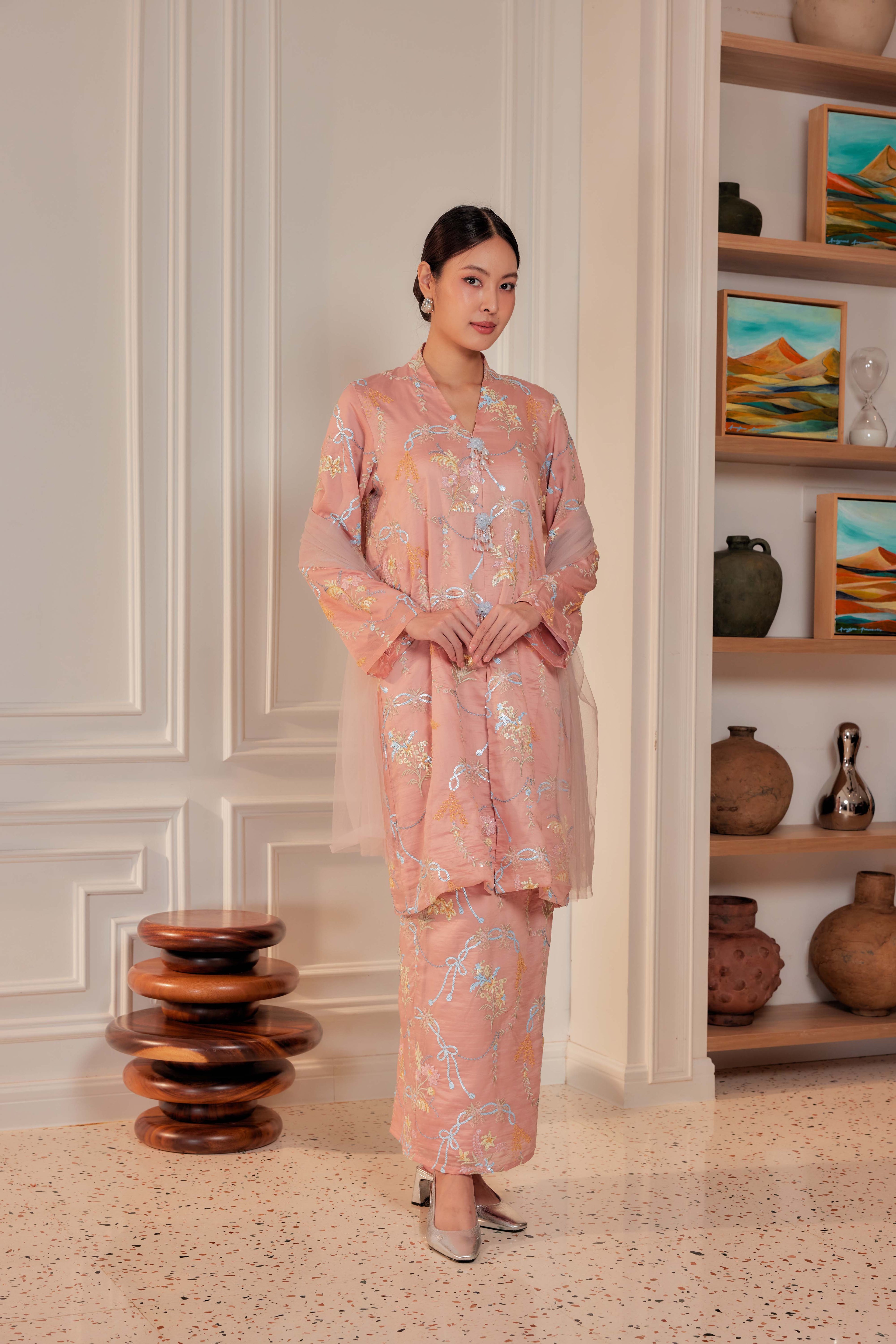 Terakota - Marni Kebarung With Embellishments & Set of 3 Brooch (Fully Lined)