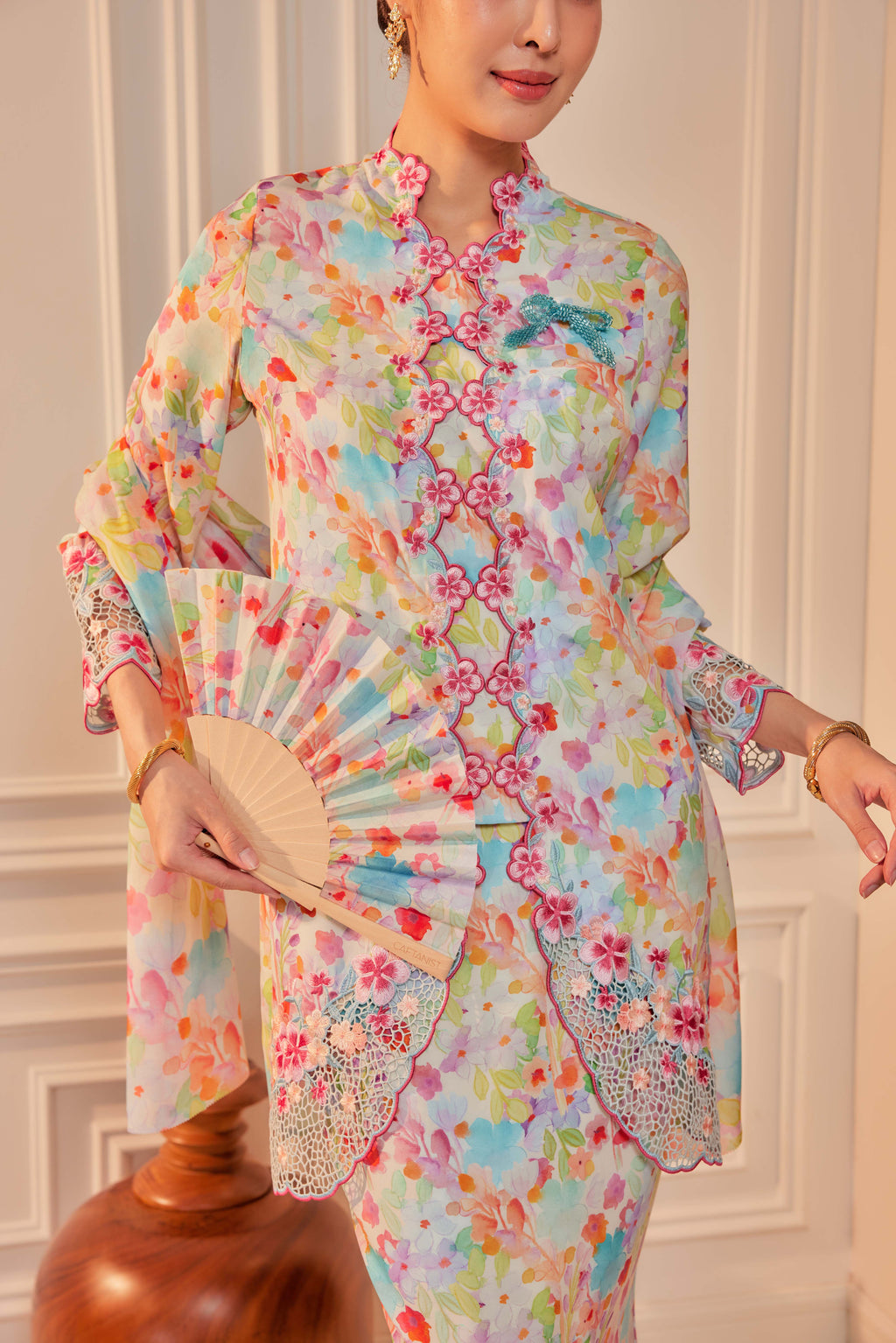 47 - Puspa Warna - Kebaya Sulam Goyang Set With Matching Fan & Selendang [PREORDER]