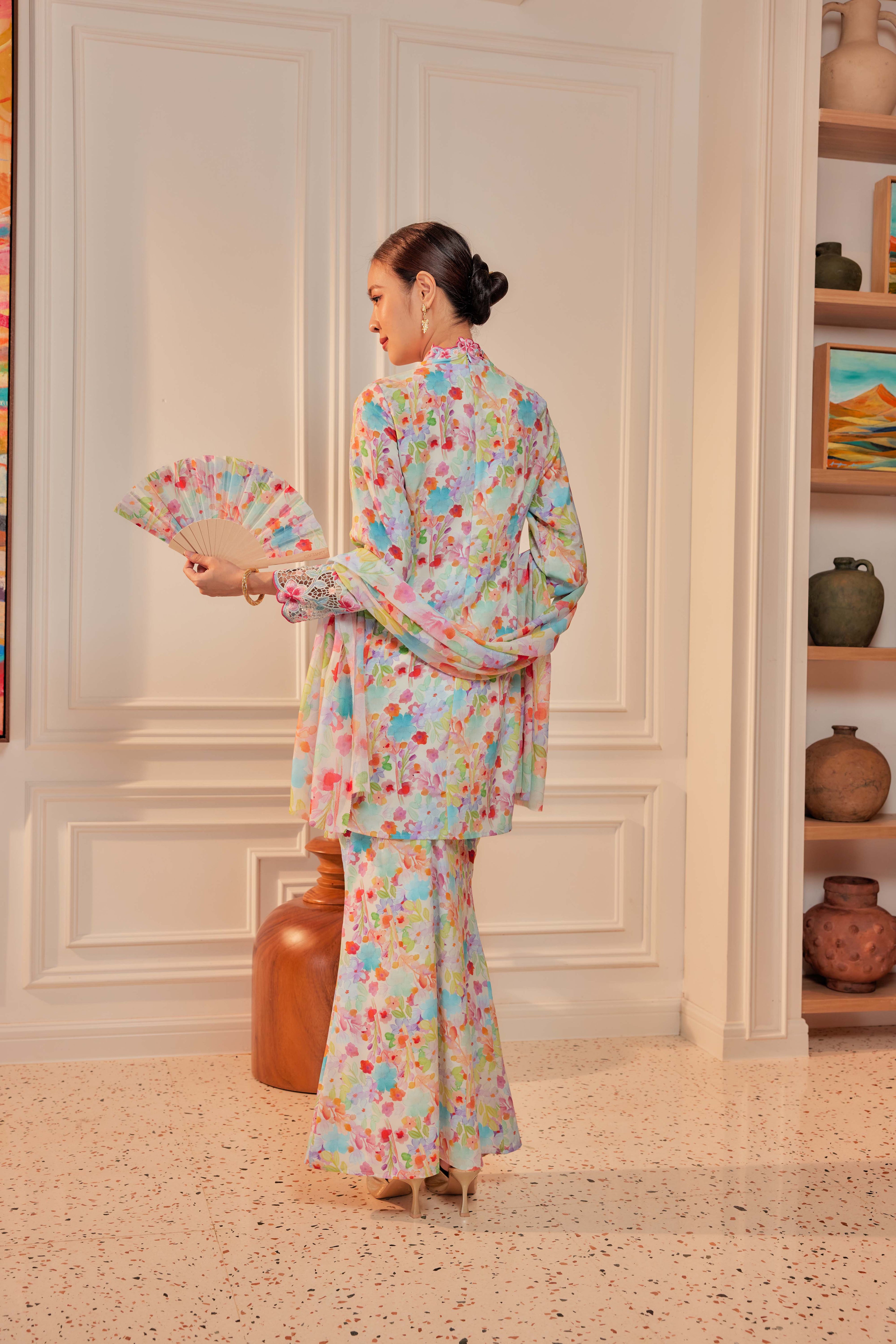 47 - Puspa Warna - Kebaya Sulam Goyang Set With Matching Fan & Selendang [PREORDER]