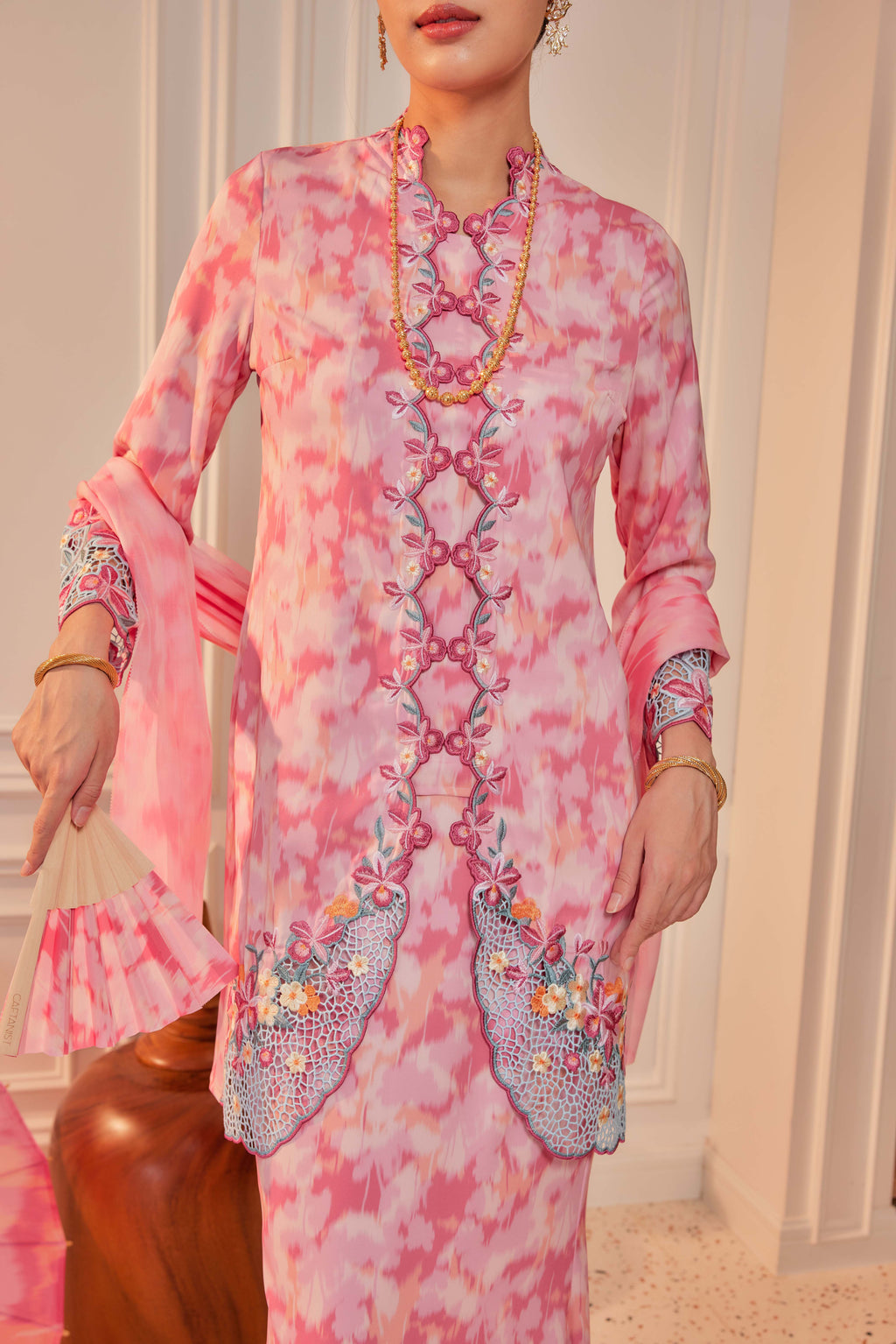 52 - Dewi Kemuning III - Kebaya Sulam Goyang Set With Matching Fan & Selendang [PREORDER]