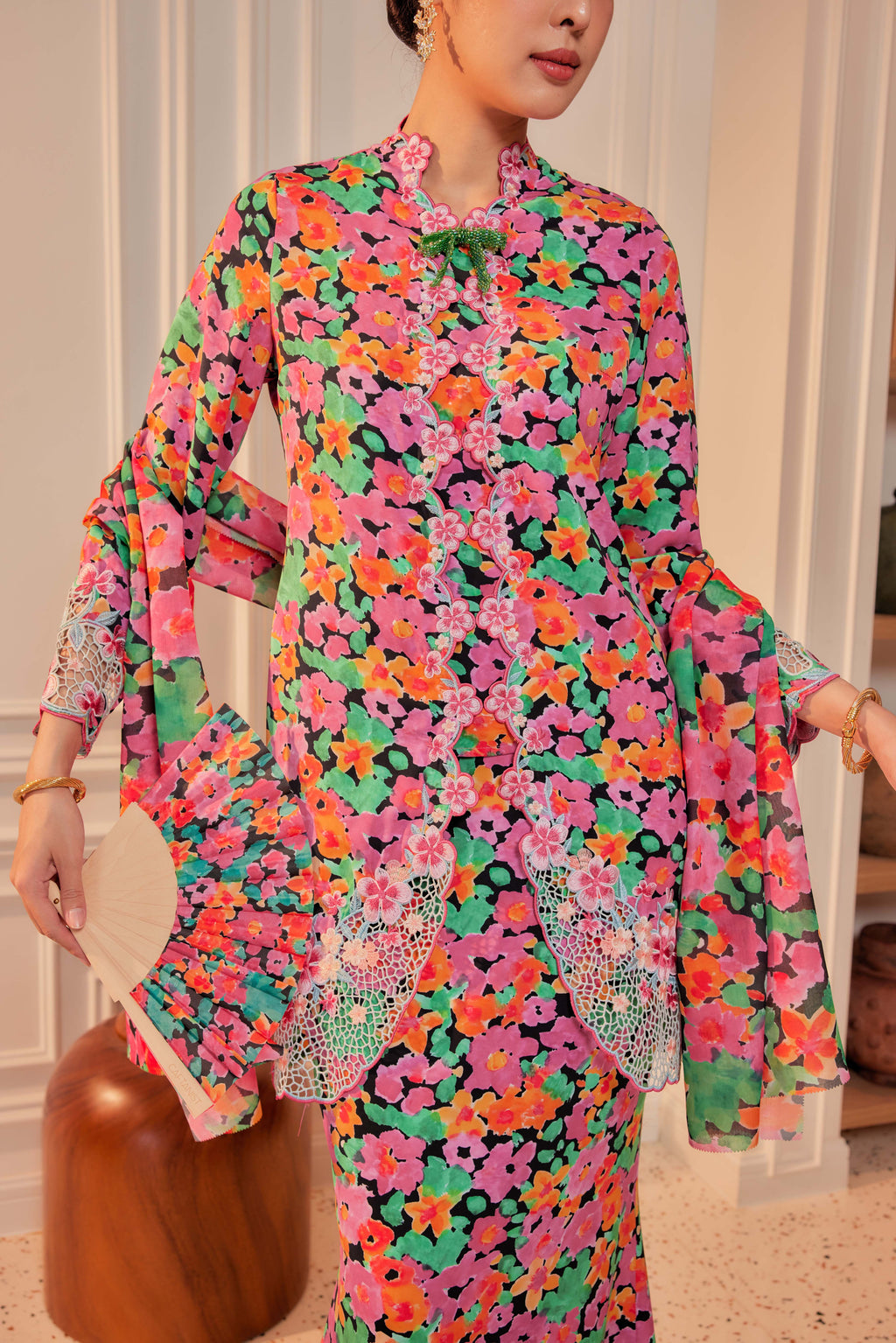 30 - Bunga Pukul Empat - Kebaya Sulam Goyang Set With Matching Fan & Selendang [PREORDER]