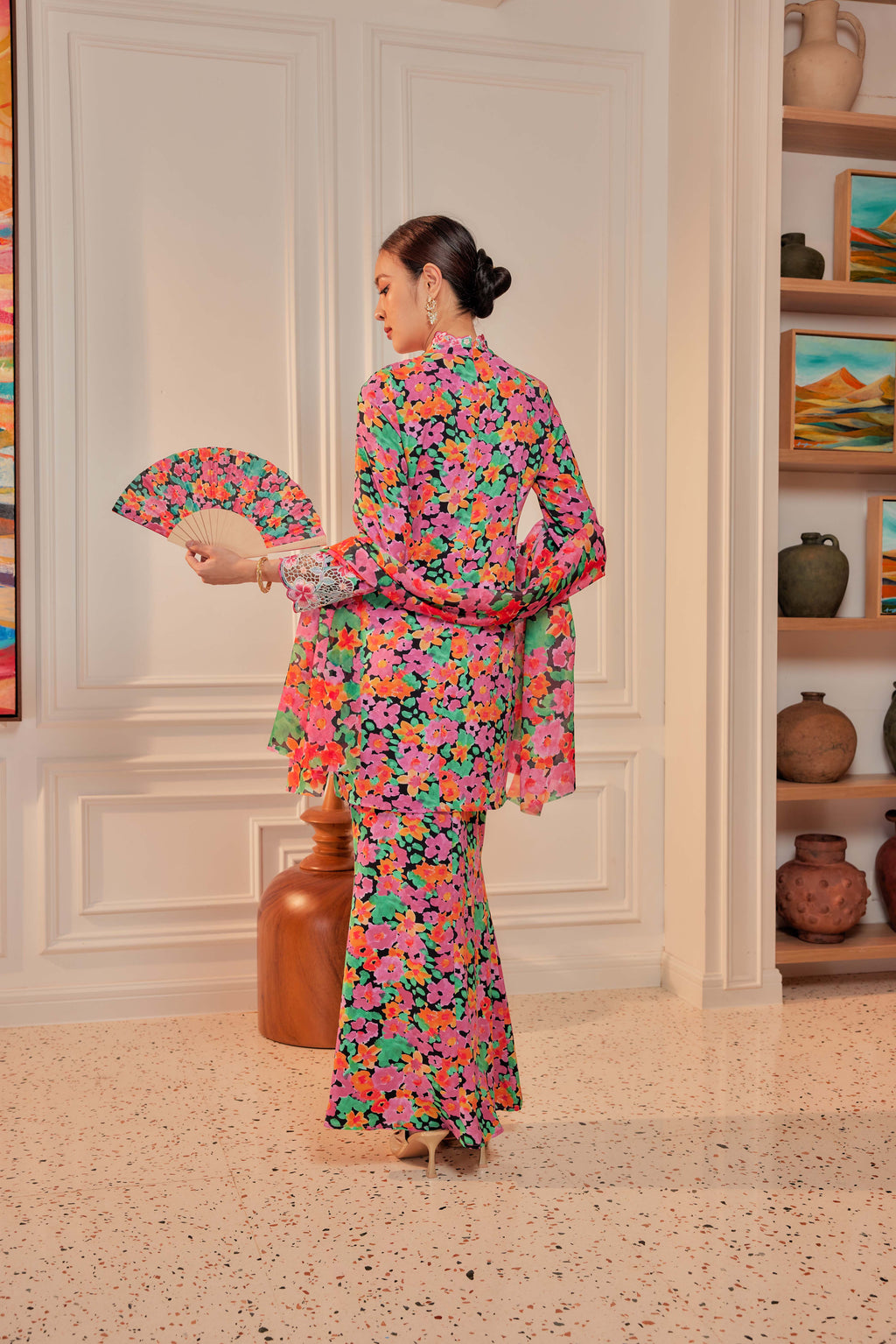 30 - Bunga Pukul Empat - Kebaya Sulam Goyang Set With Matching Fan & Selendang [PREORDER]