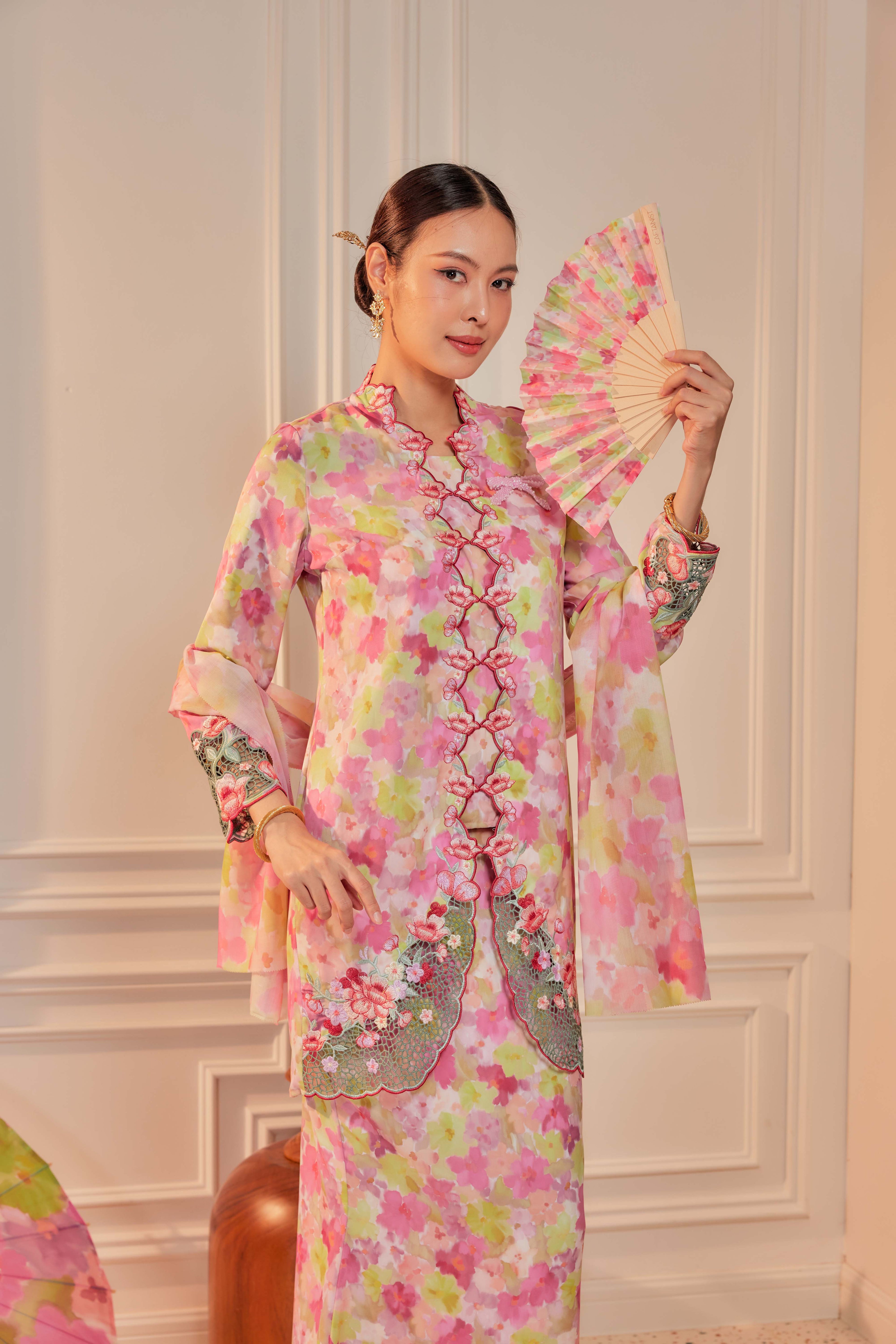 43 - Sundari Kenanga II - Kebaya Sulam Goyang Set With Matching Fan & Selendang [PREORDER]