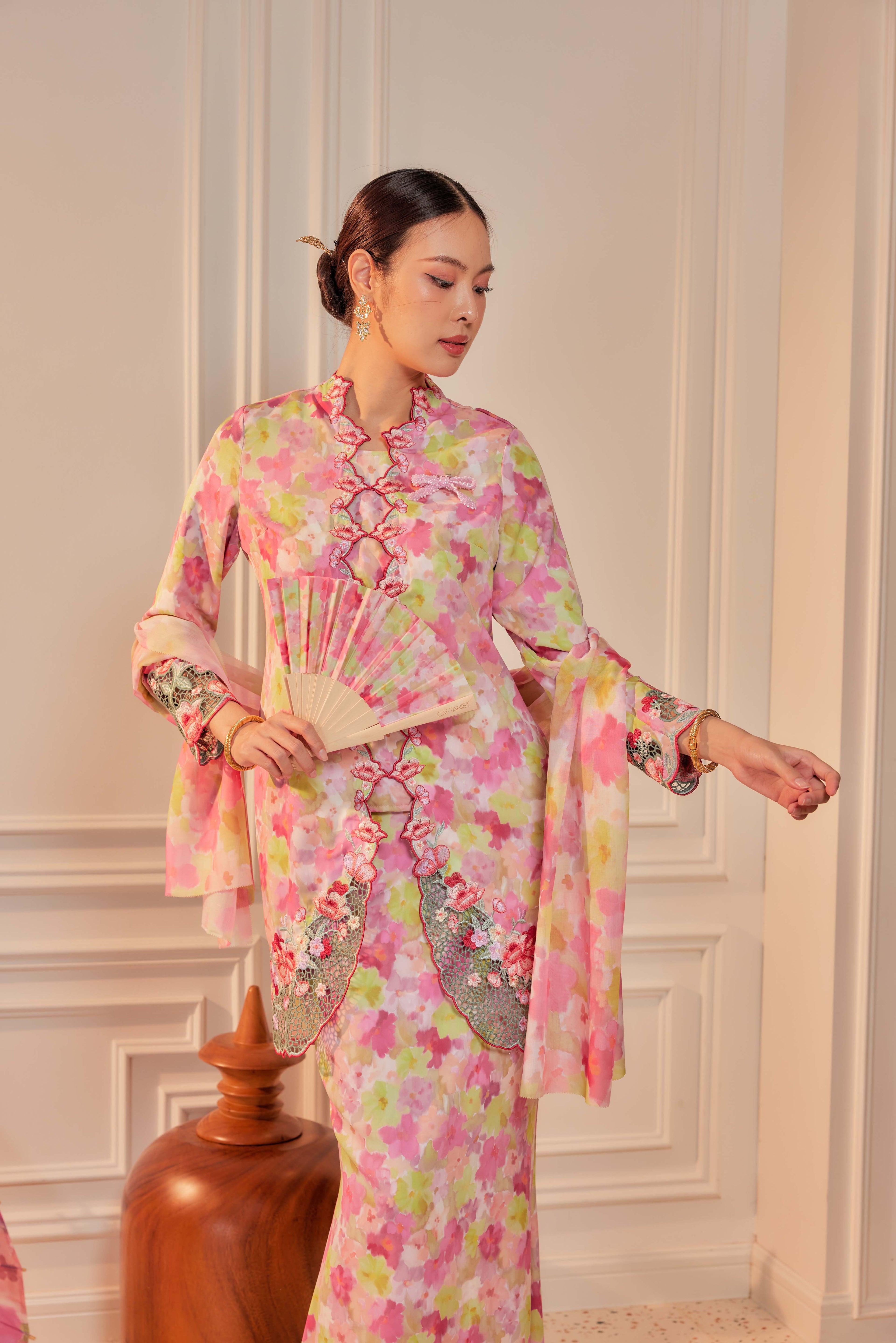 43 - Sundari Kenanga II - Kebaya Sulam Goyang Set With Matching Fan & Selendang [PREORDER]