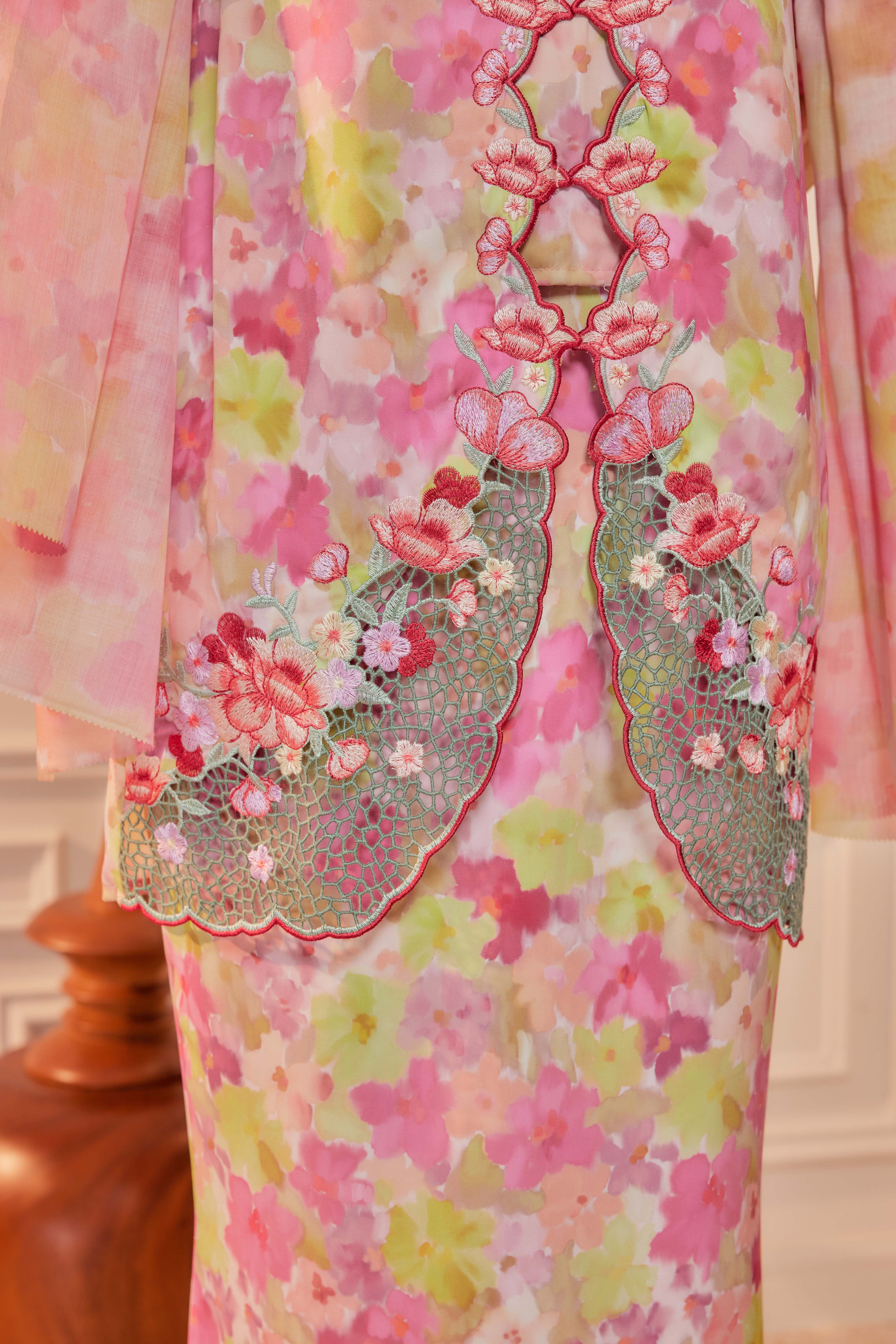 43 - Sundari Kenanga II - Kebaya Sulam Goyang Set With Matching Fan & Selendang [PREORDER]