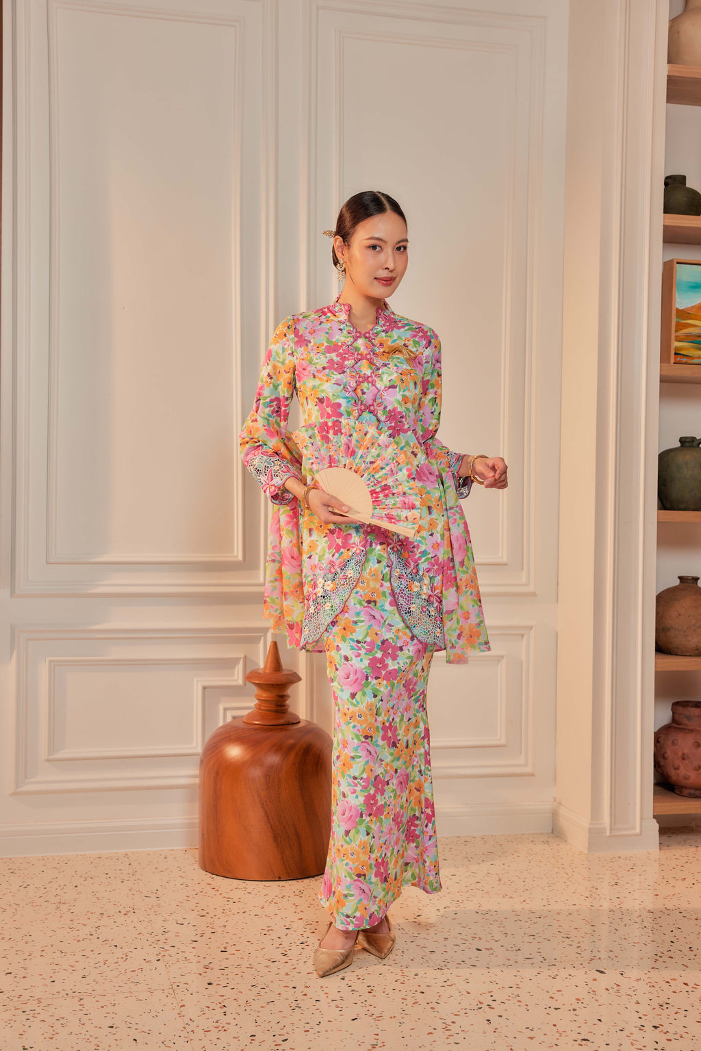 33 - Sekar Arum I - Kebaya Sulam Goyang Set With Matching Fan & Selendang [PREORDER]