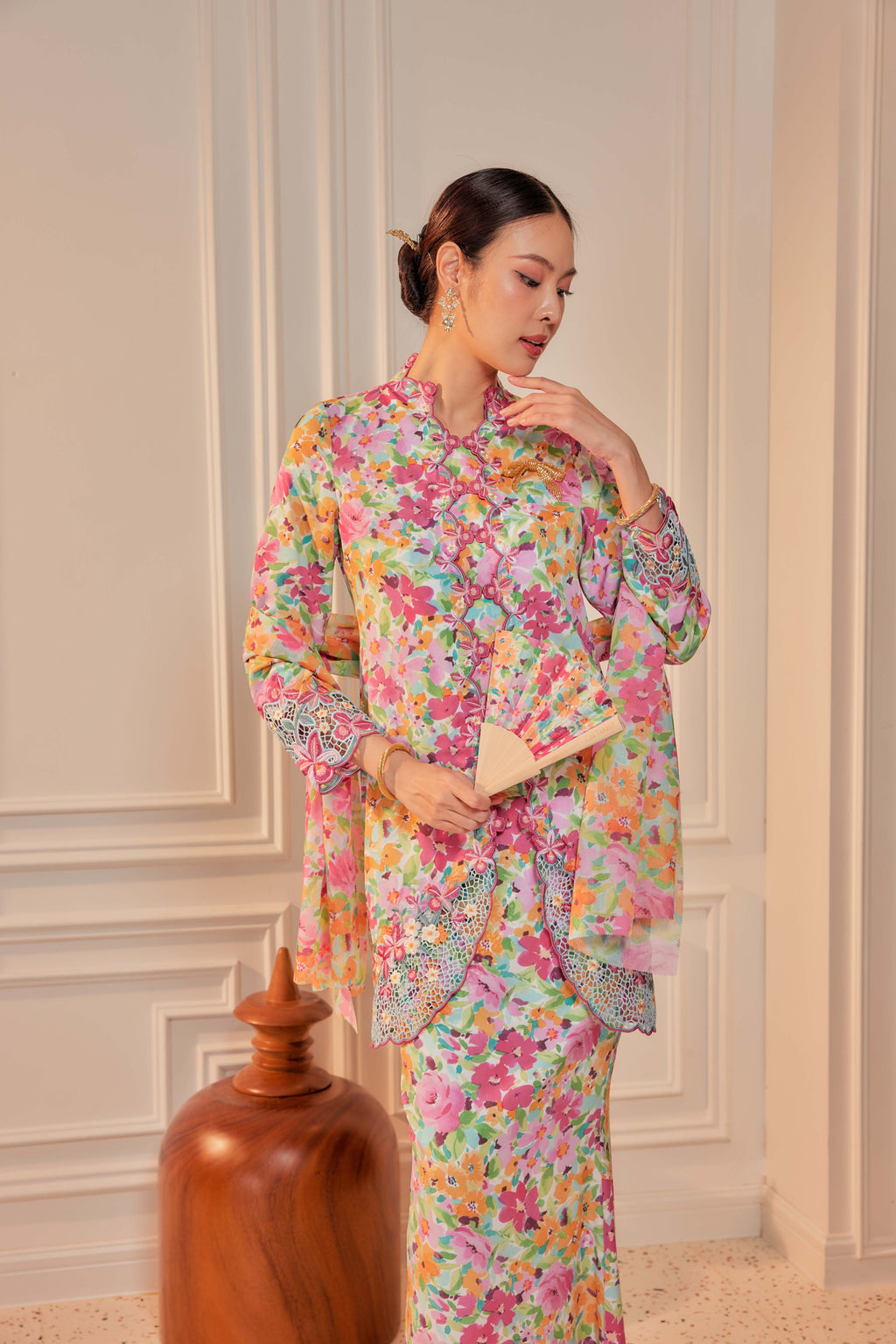 33 - Sekar Arum I - Kebaya Sulam Goyang Set With Matching Fan & Selendang [PREORDER]