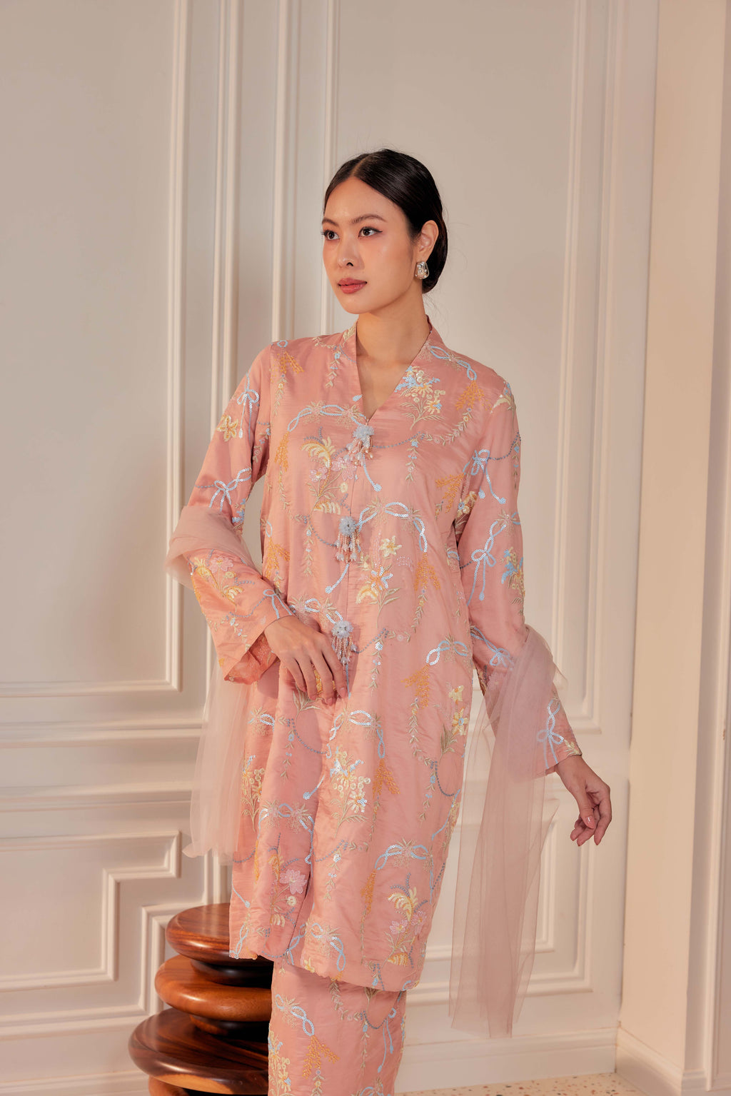 Terakota - Marni Kebarung With Embellishments & Set of 3 Brooch (Fully Lined)