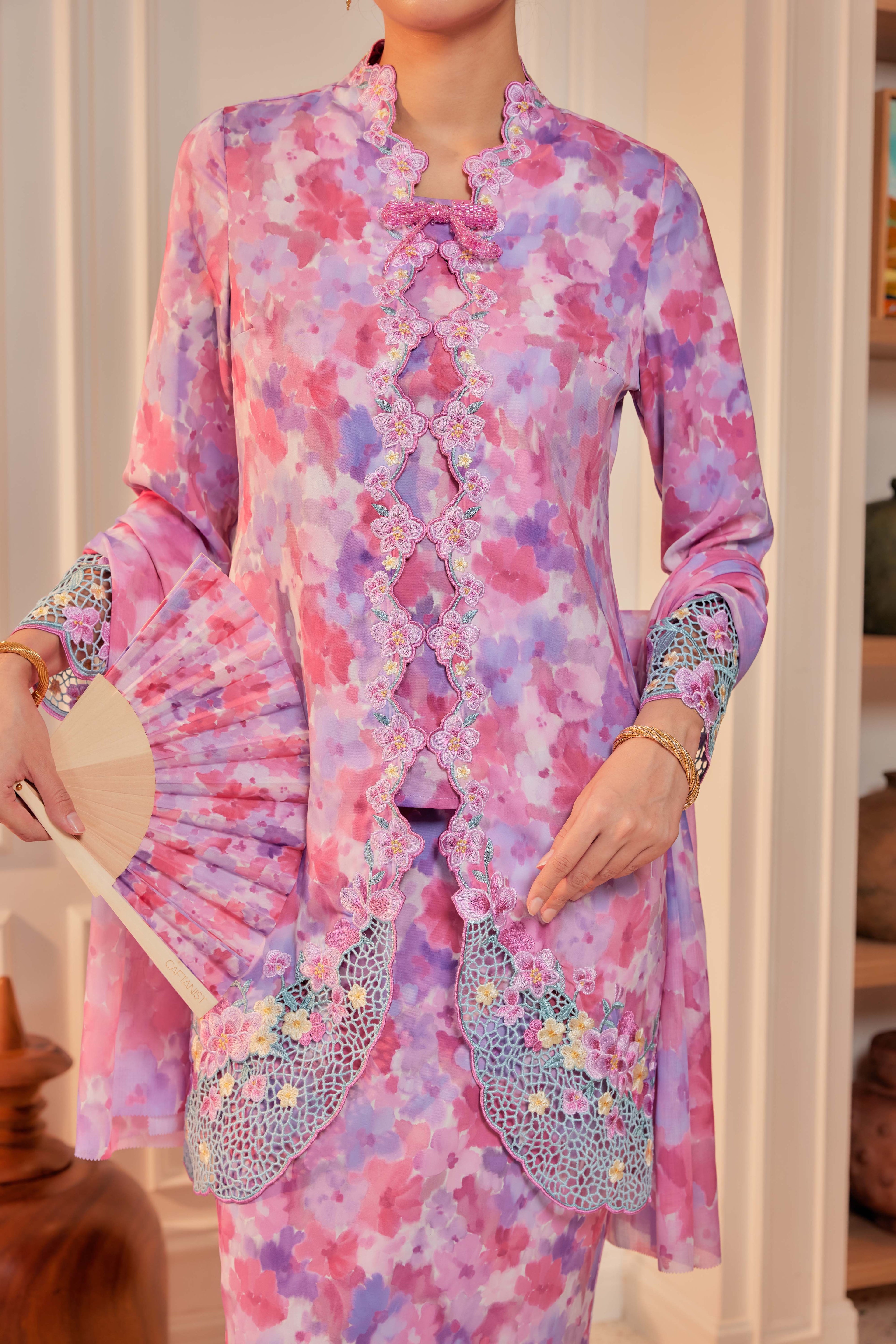 45 - Sundari Kenanga IV - Kebaya Sulam Goyang Set With Matching Fan & Selendang [PREORDER]