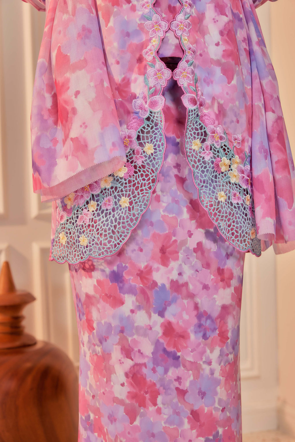 45 - Sundari Kenanga IV - Kebaya Sulam Goyang Set With Matching Fan & Selendang [PREORDER]