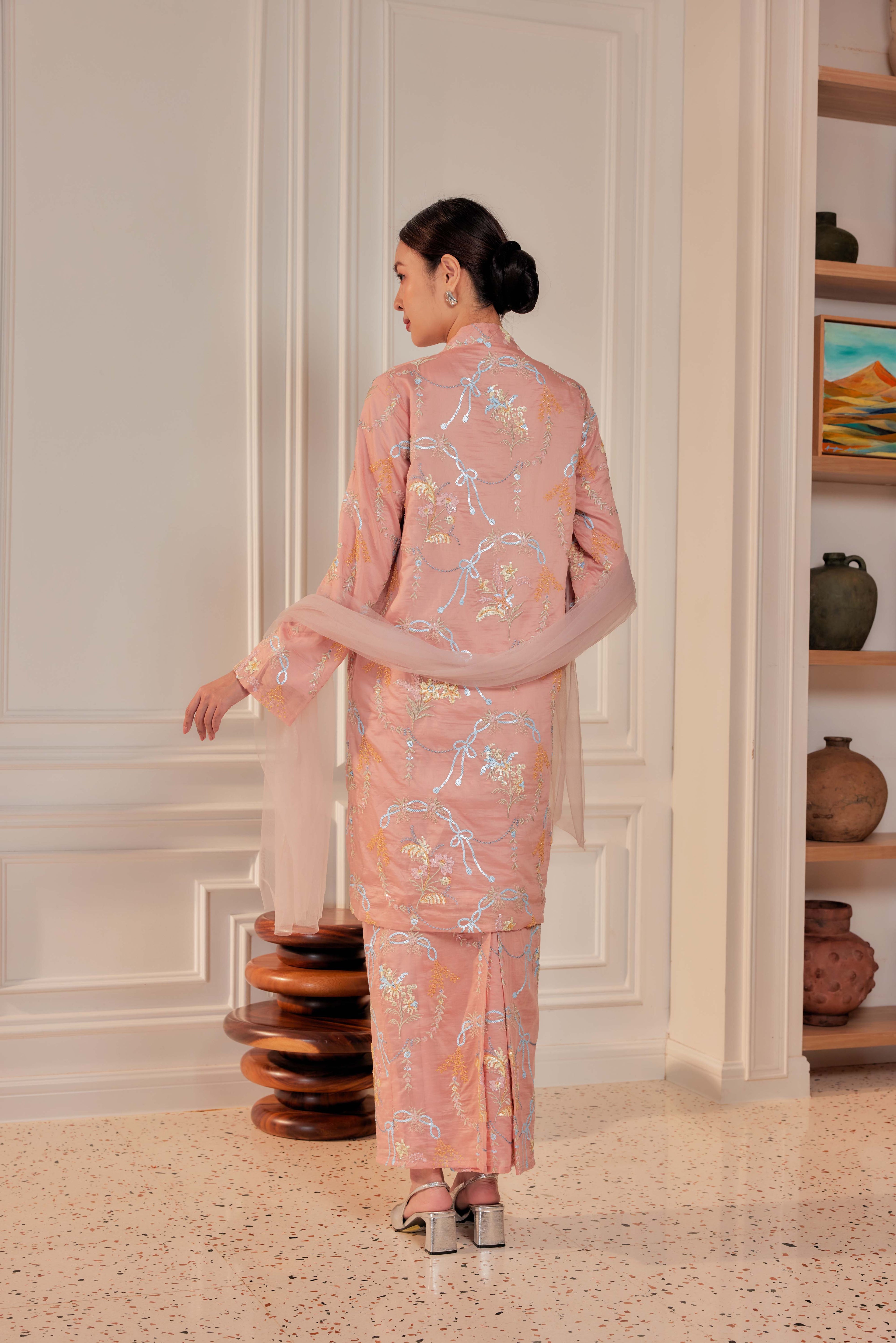 Terakota - Marni Kebarung With Embellishments & Set of 3 Brooch (Fully Lined)