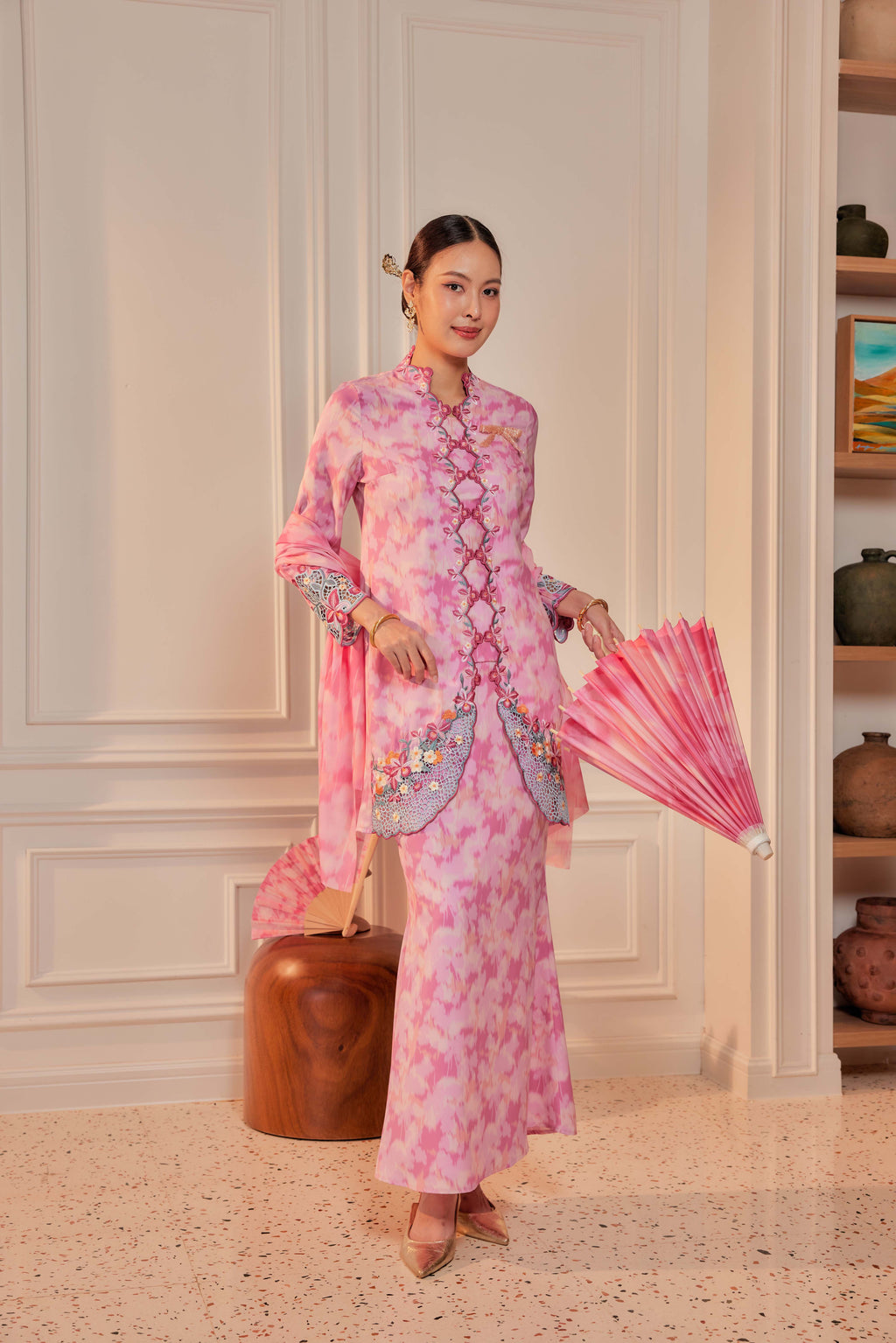 50 - Dewi Kemuning I - Kebaya Sulam Goyang Set With Matching Fan & Selendang [PREORDER]