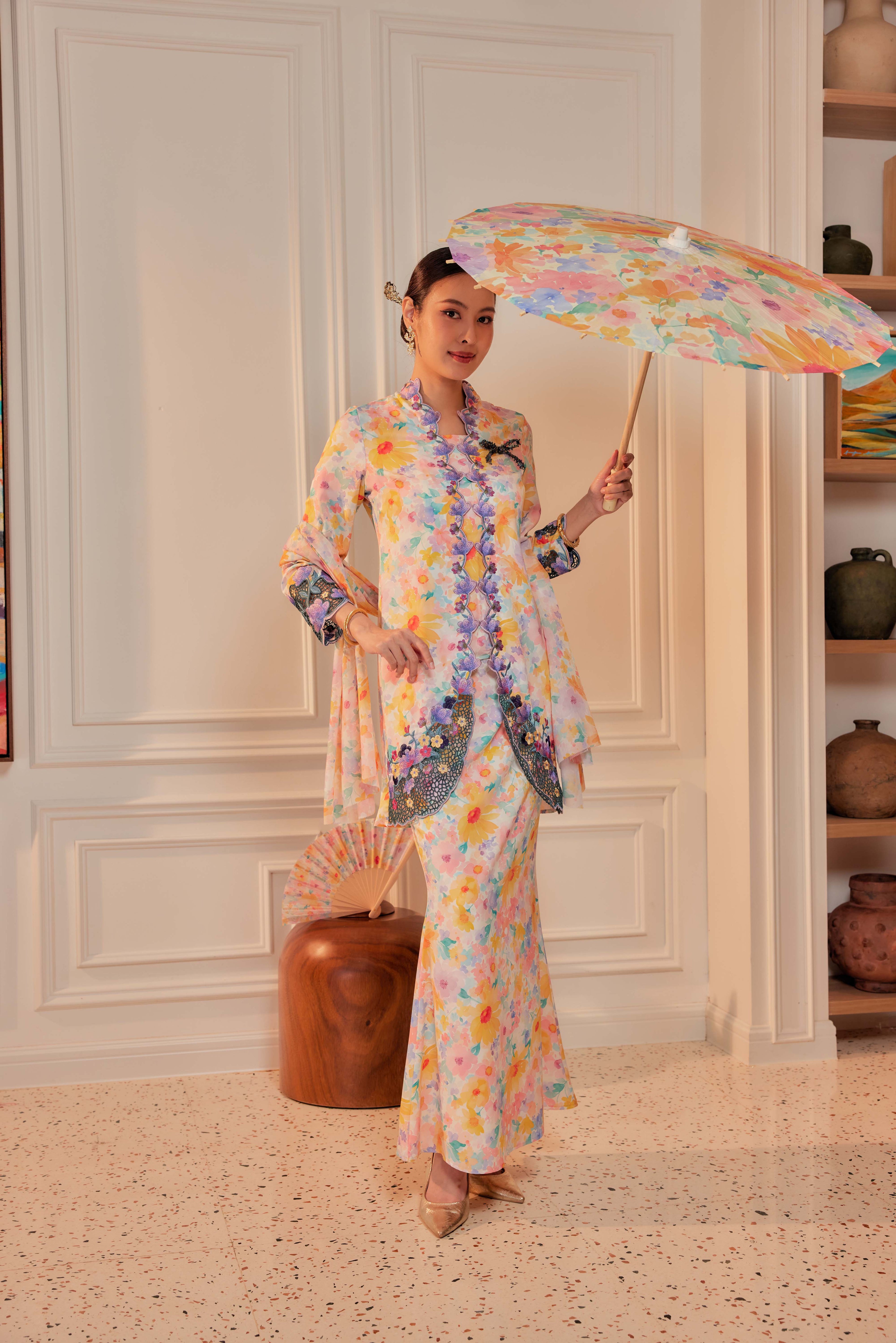 28 - Kembang Ratna - Kebaya Sulam Goyang Set With Matching Fan & Selendang [PREORDER]