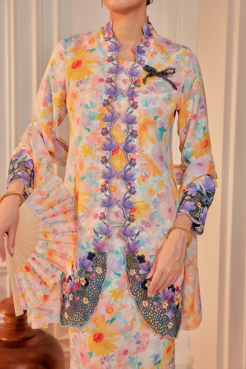 28 - Kembang Ratna - Kebaya Sulam Goyang Set With Matching Fan & Selendang [PREORDER]