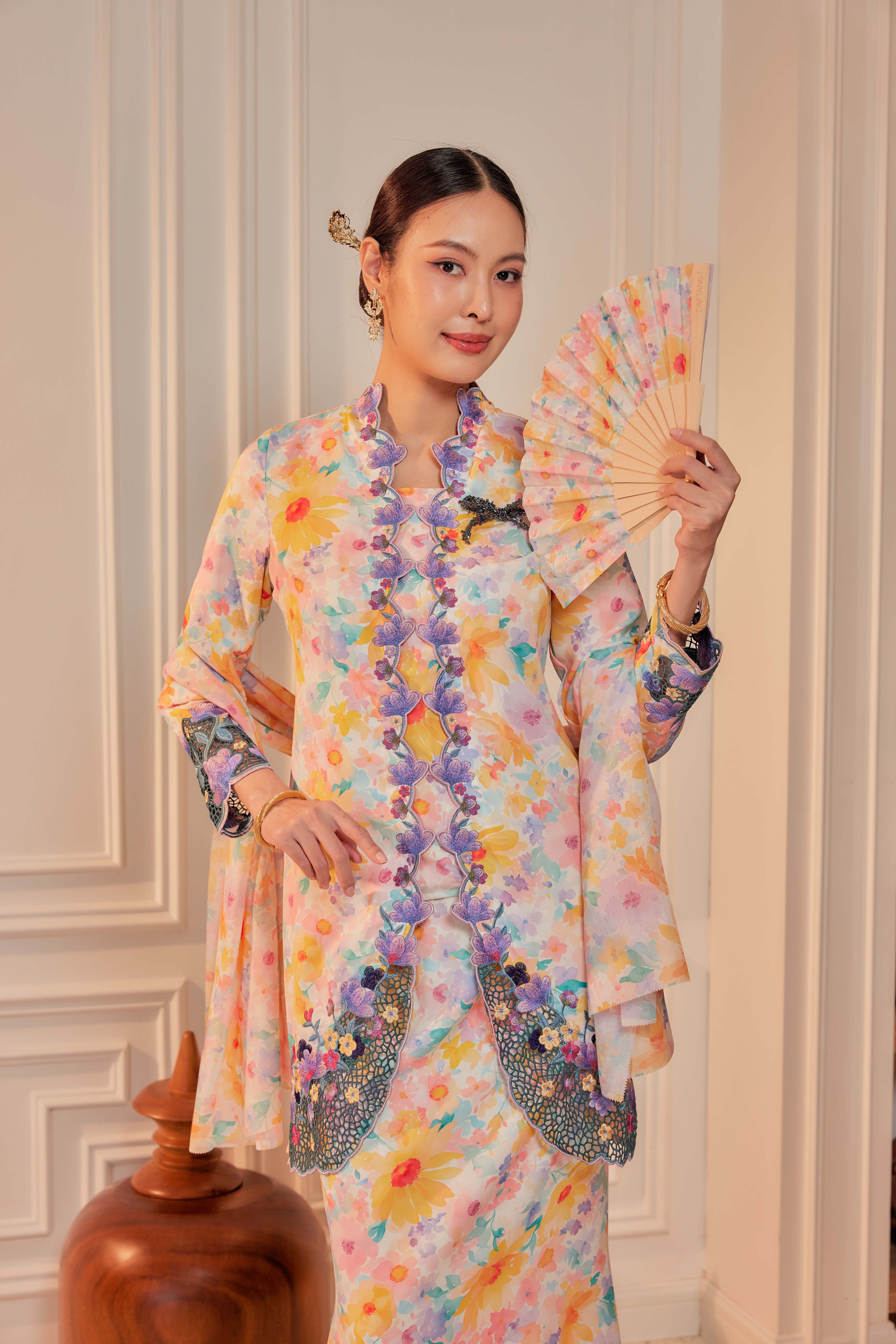 28 - Kembang Ratna - Kebaya Sulam Goyang Set With Matching Fan & Selendang [PREORDER]