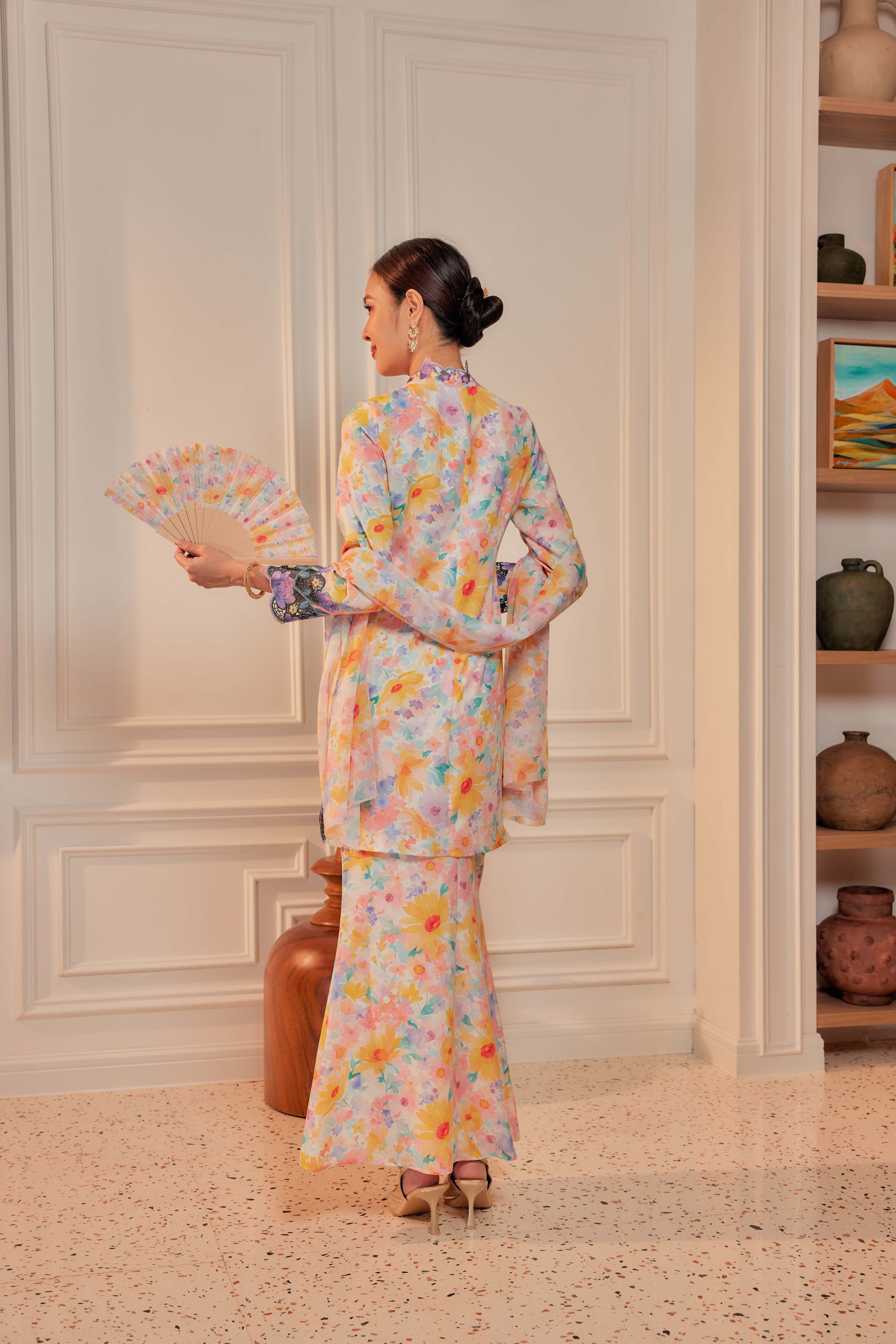 28 - Kembang Ratna - Kebaya Sulam Goyang Set With Matching Fan & Selendang [PREORDER]