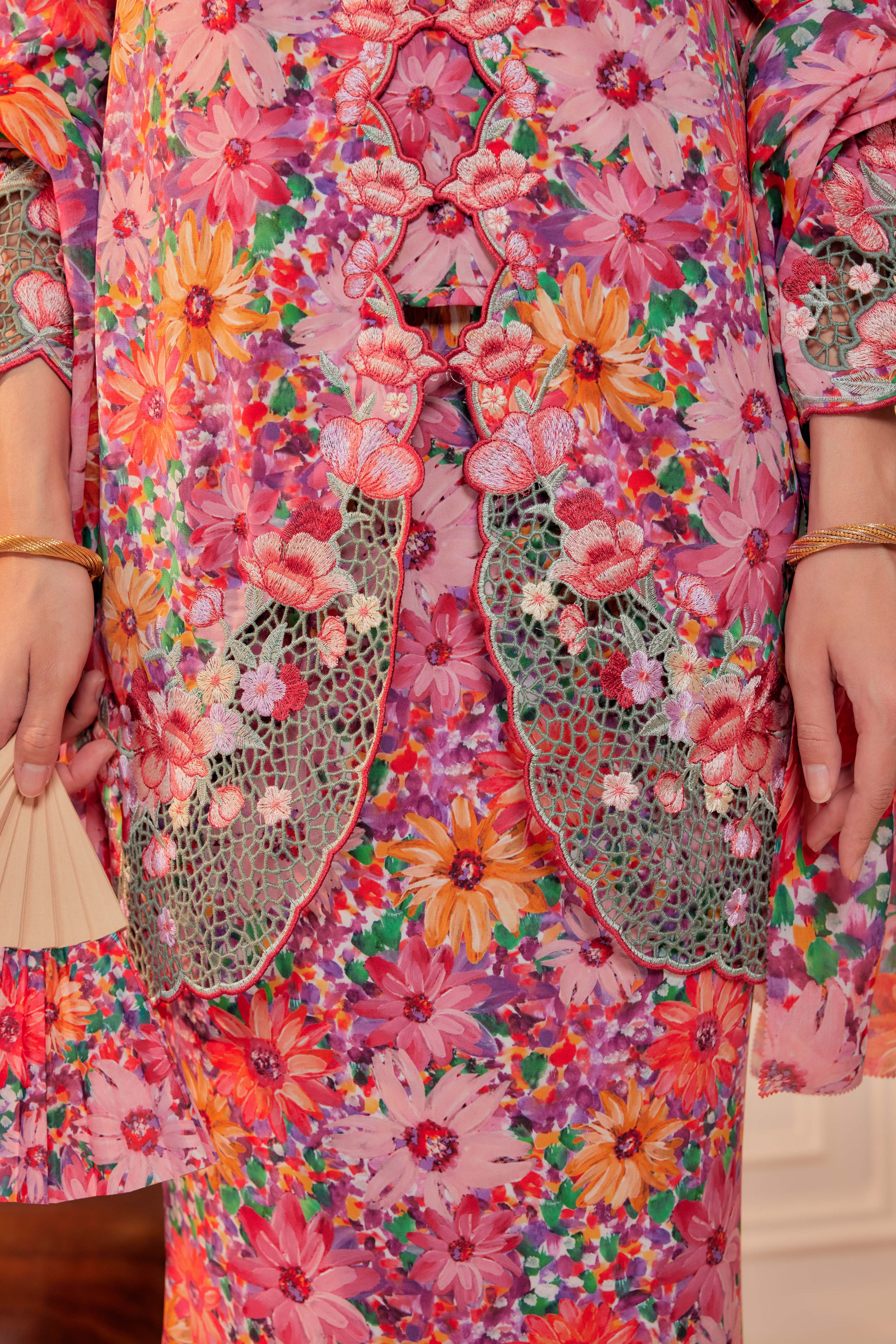 29 - Seroja Indah - Kebaya Sulam Goyang Set With Matching Fan & Selendang [PREORDER]