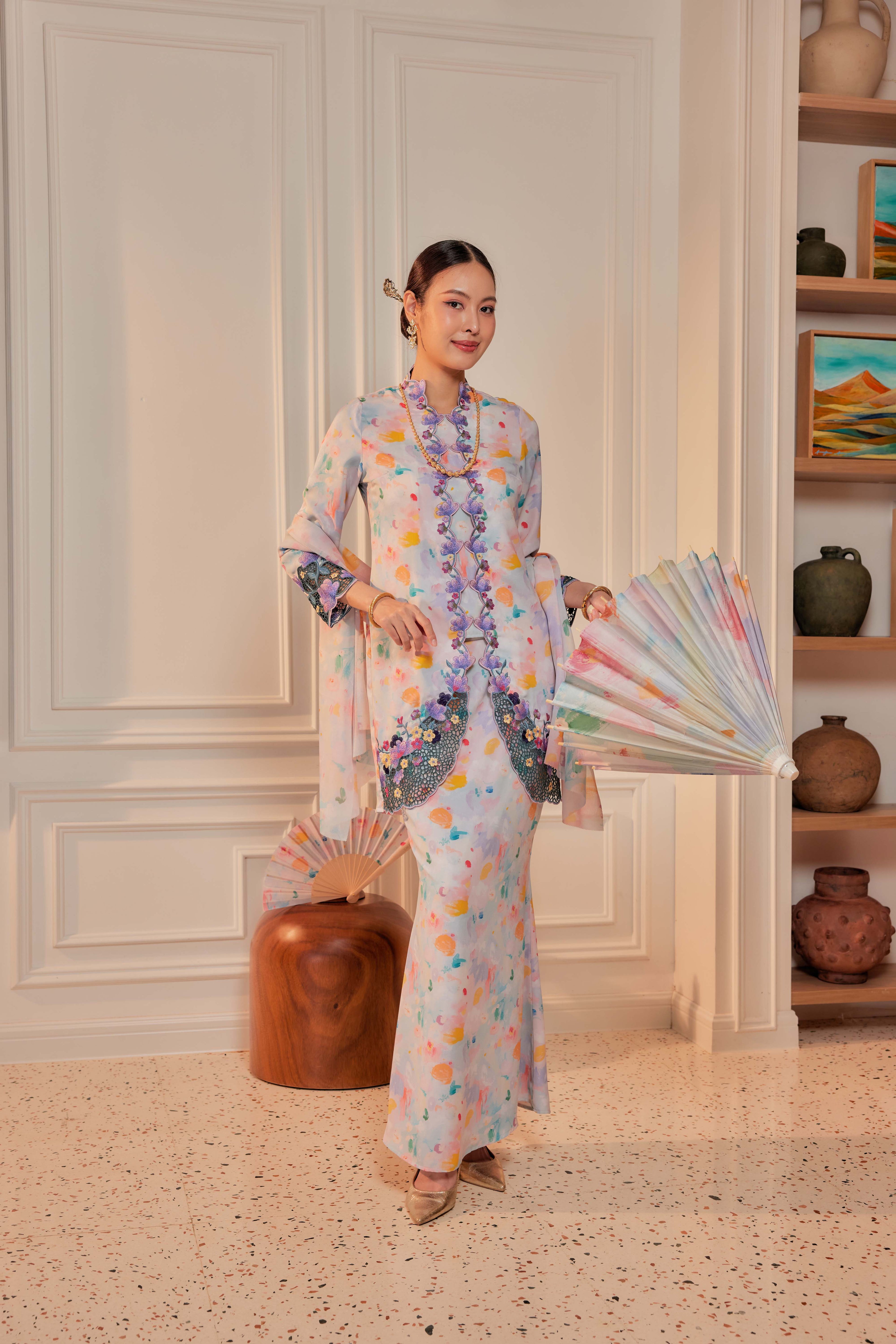 27 - Sekar Jagad - Kebaya Sulam Goyang Set With Matching Fan & Selendang [PREORDER]