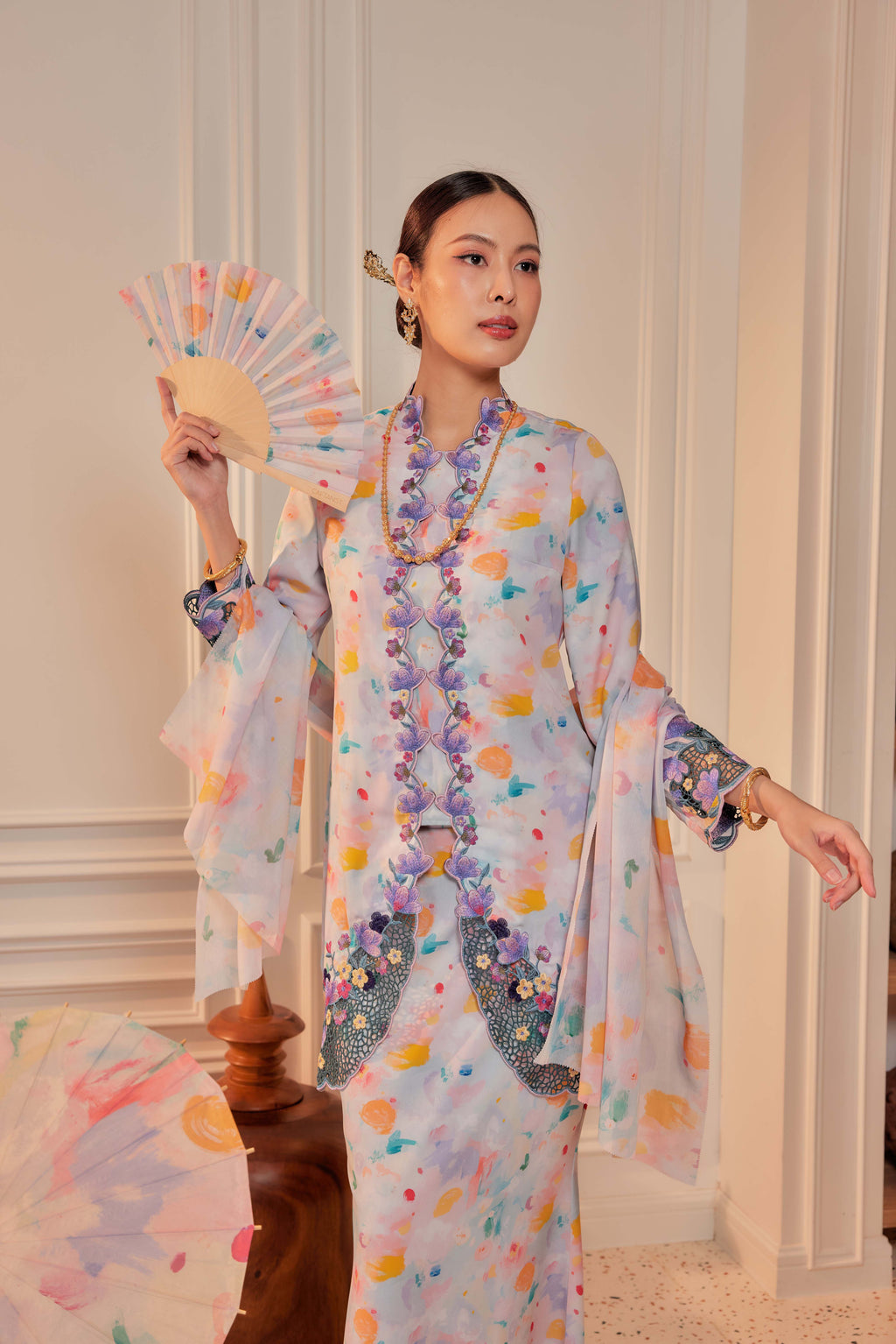 27 - Sekar Jagad - Kebaya Sulam Goyang Set With Matching Fan & Selendang [PREORDER]