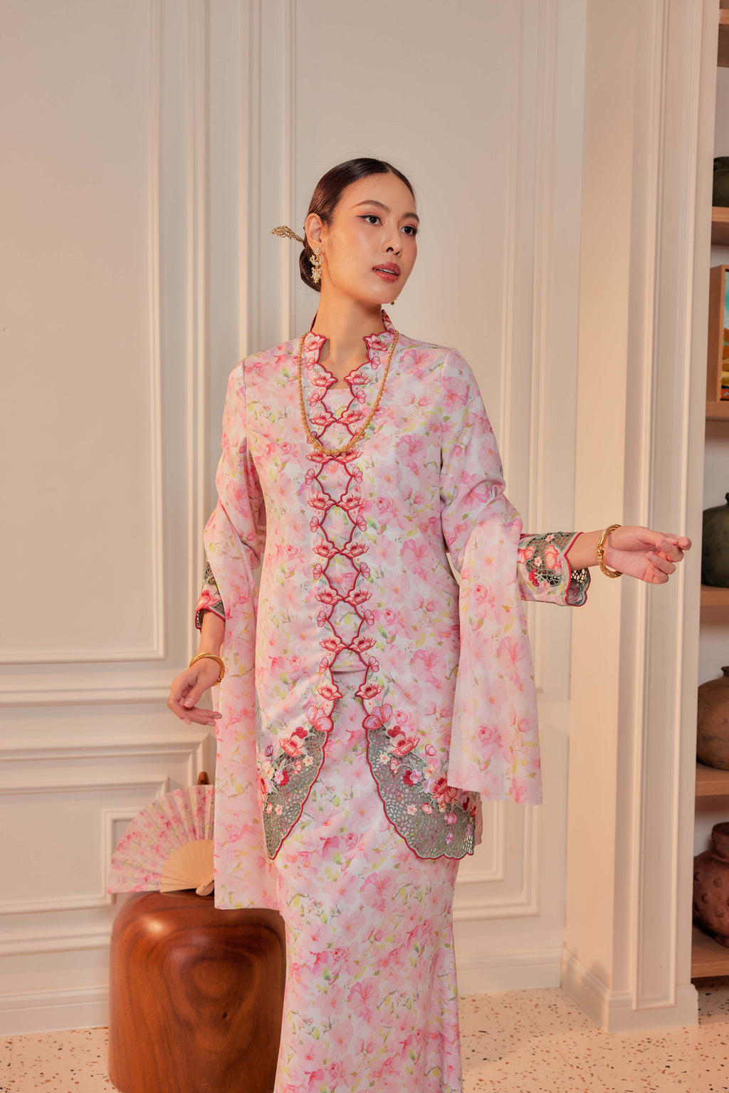 36 - Puspa Rani - Kebaya Sulam Goyang Set With Matching Fan & Selendang [PREORDER]