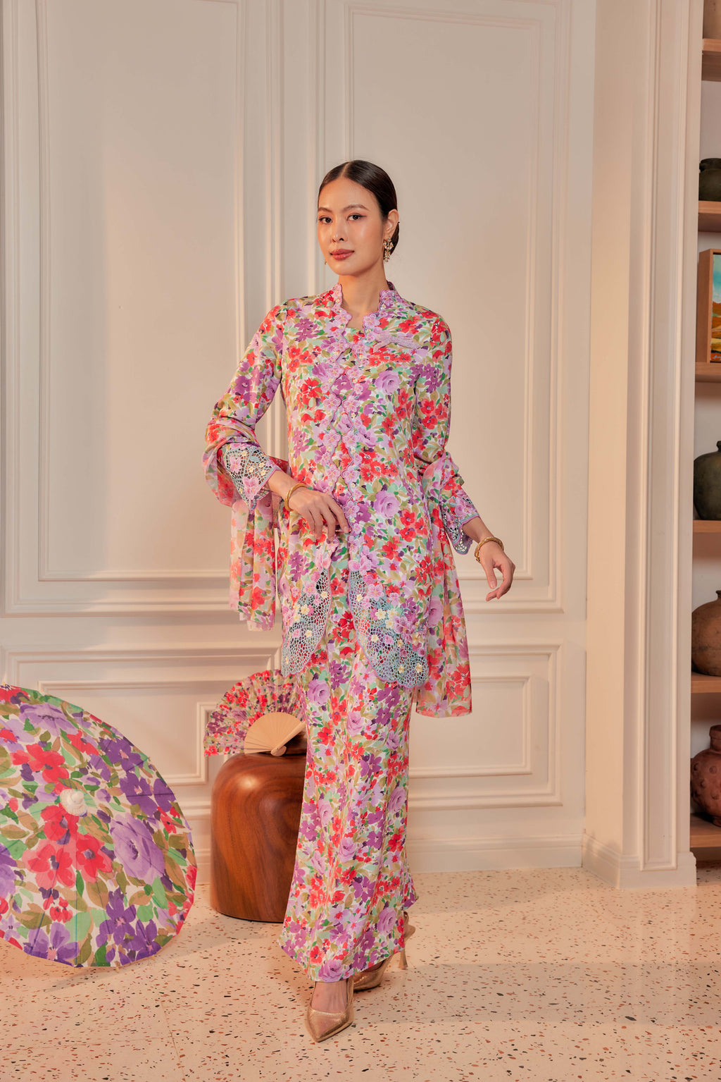 34 - Sekar Arum II - Kebaya Sulam Goyang Set With Matching Fan & Selendang [PREORDER]