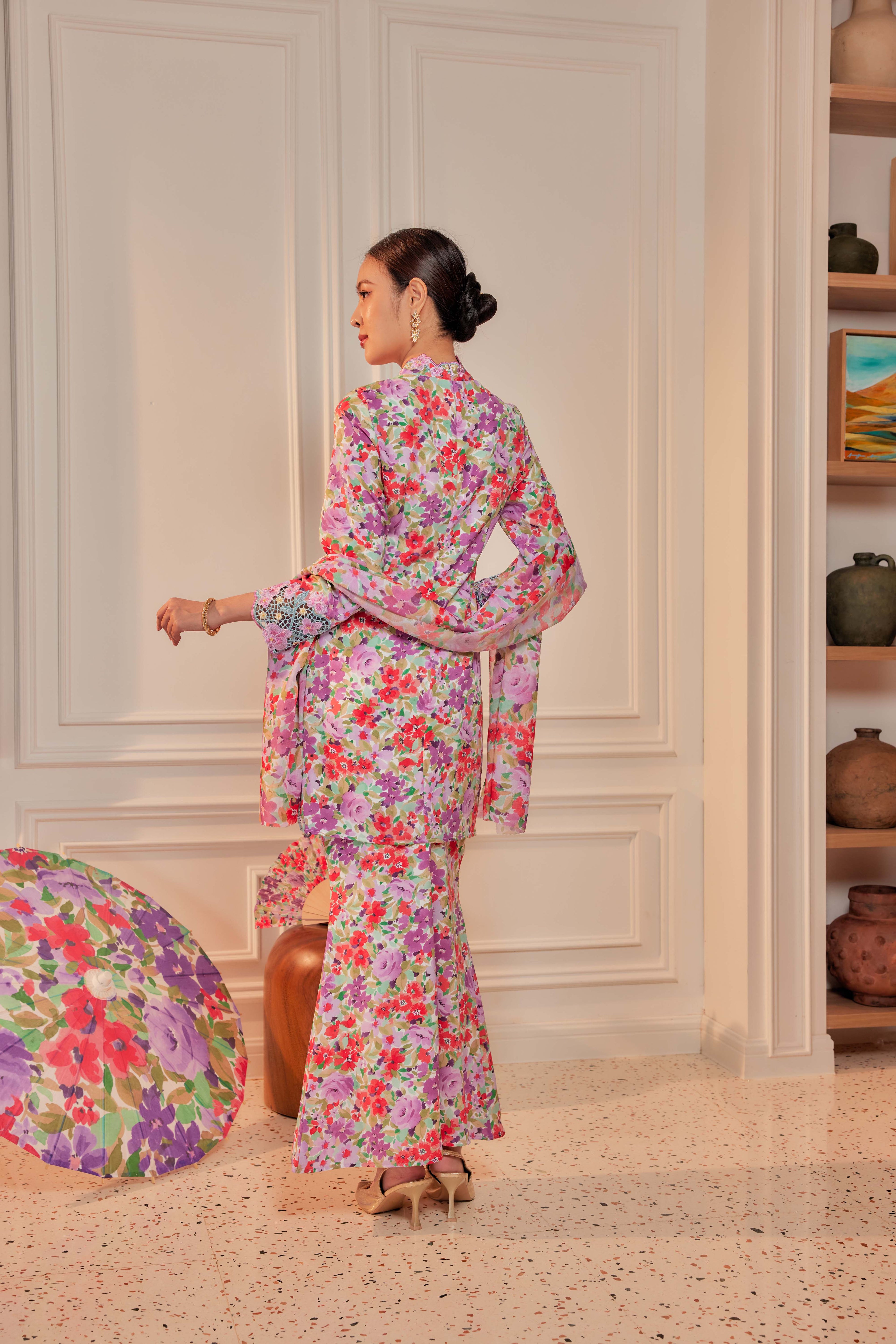 34 - Sekar Arum II - Kebaya Sulam Goyang Set With Matching Fan & Selendang [PREORDER]