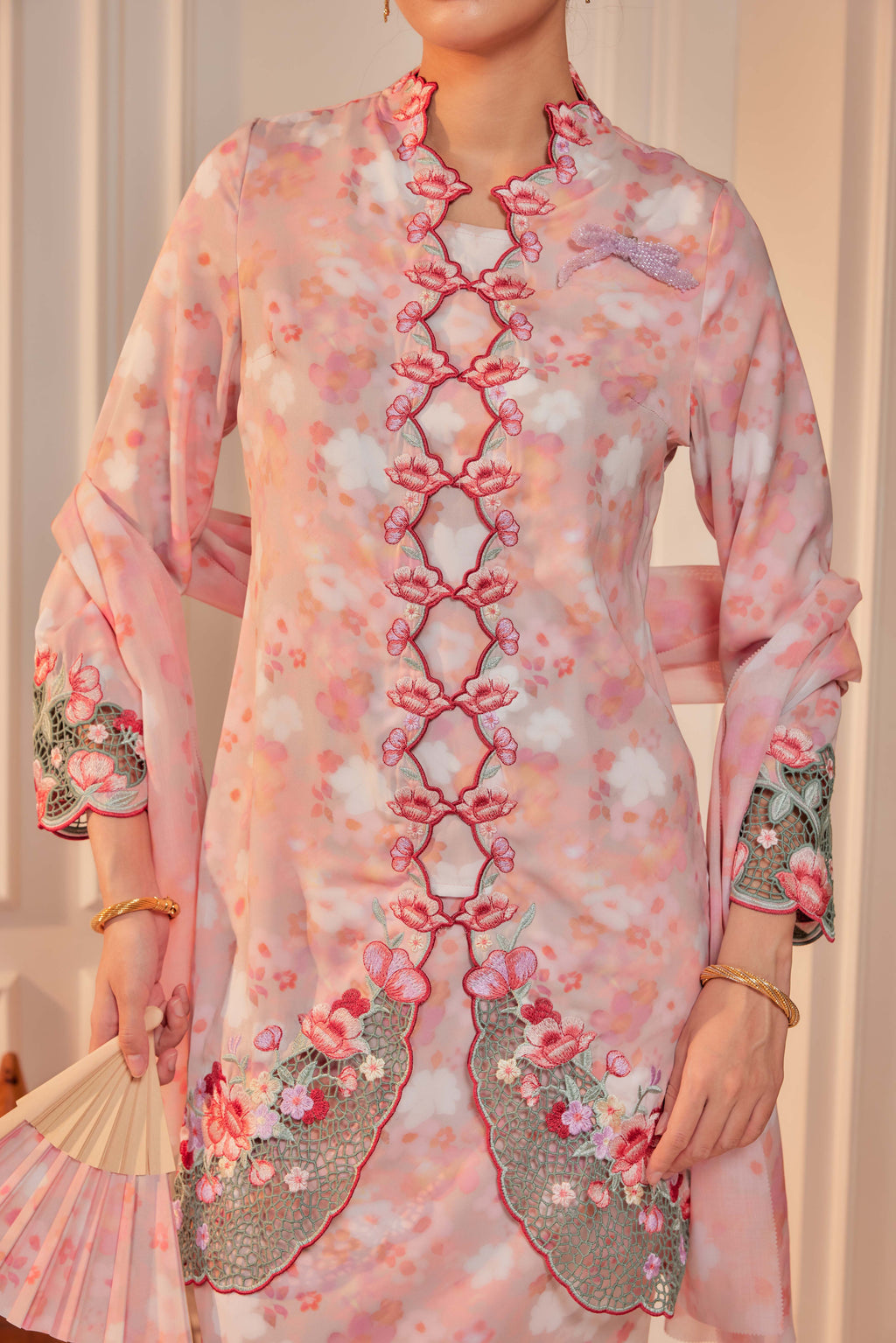 37 - Puspa Pesona - Kebaya Sulam Goyang Set With Matching Fan & Selendang [PREORDER]