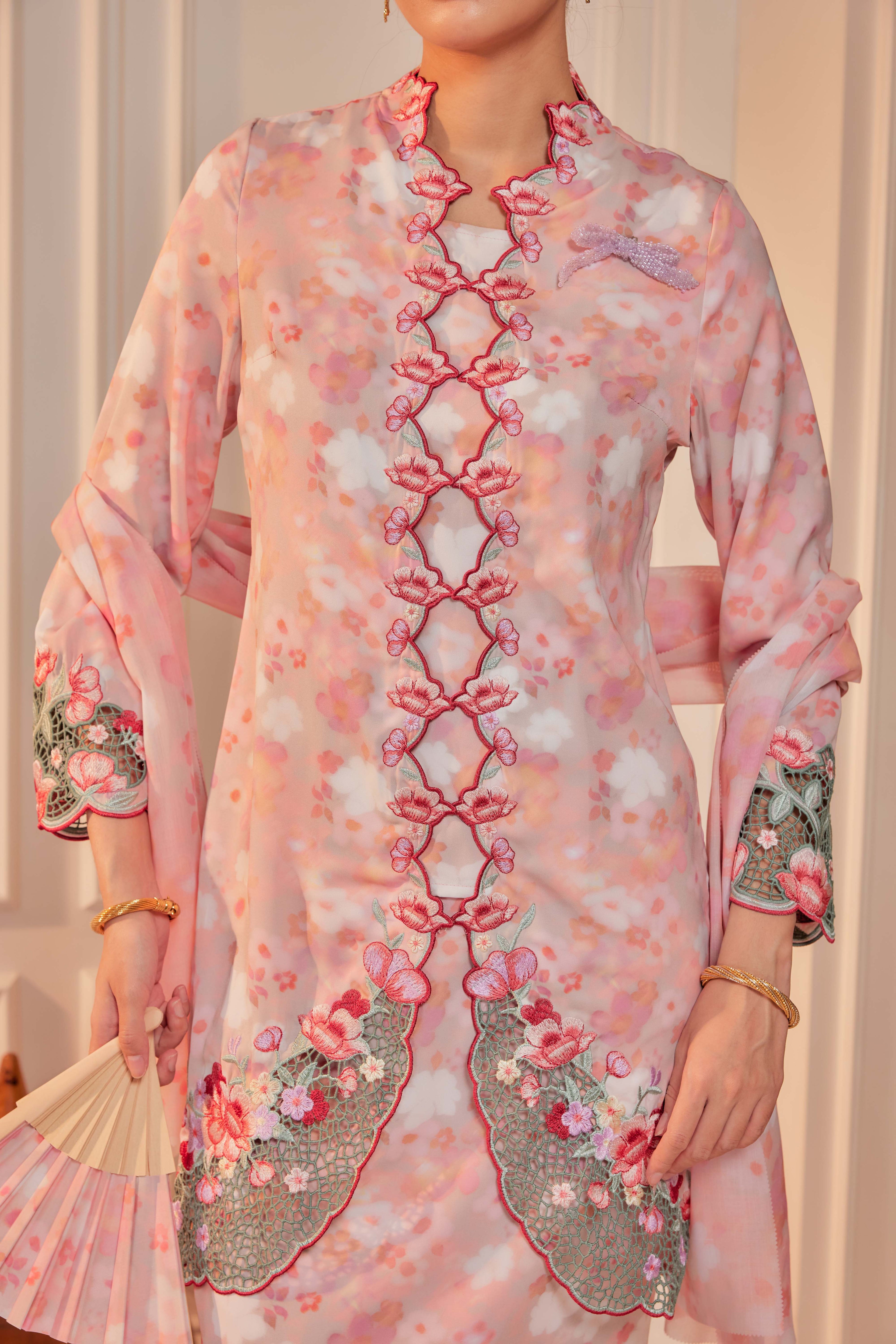 37 - Puspa Pesona - Kebaya Sulam Goyang Set With Matching Fan & Selendang [PREORDER]