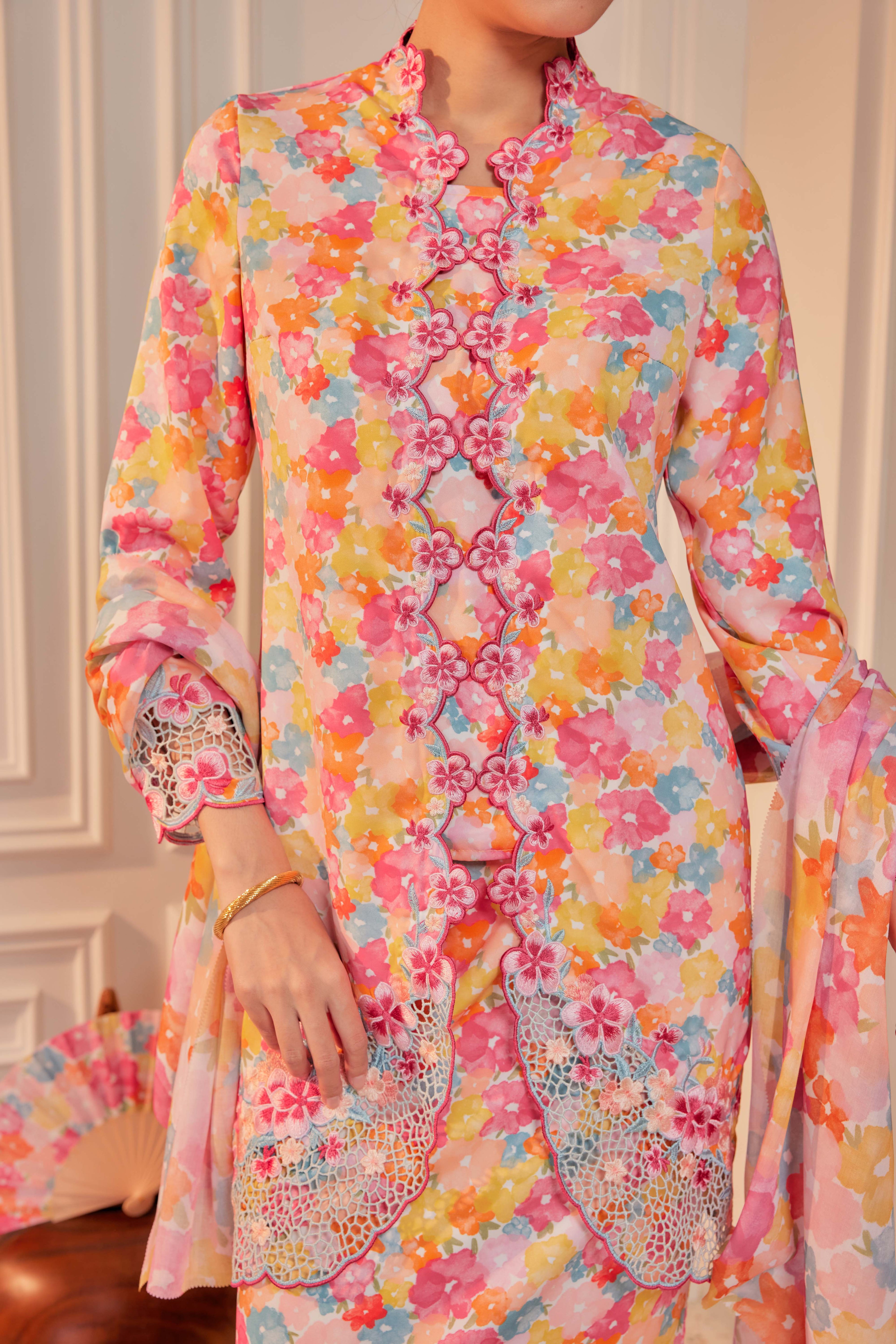 39 - Ratu Melur - Kebaya Sulam Goyang Set With Matching Fan & Selendang [PREORDER]