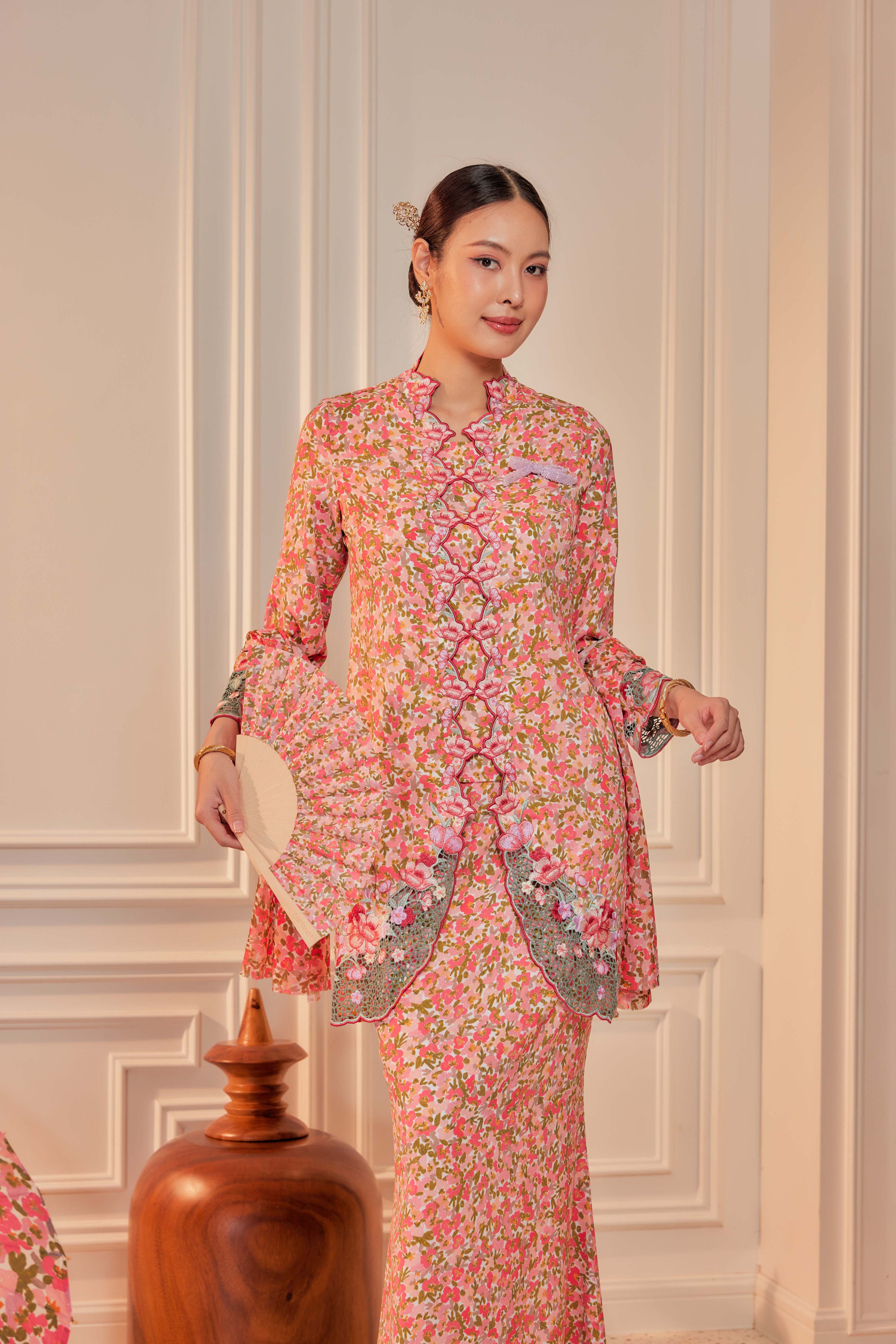 38 - Bunga Air Mata Pengantin - Kebaya Sulam Goyang Set With Matching Fan & Selendang [PREORDER]