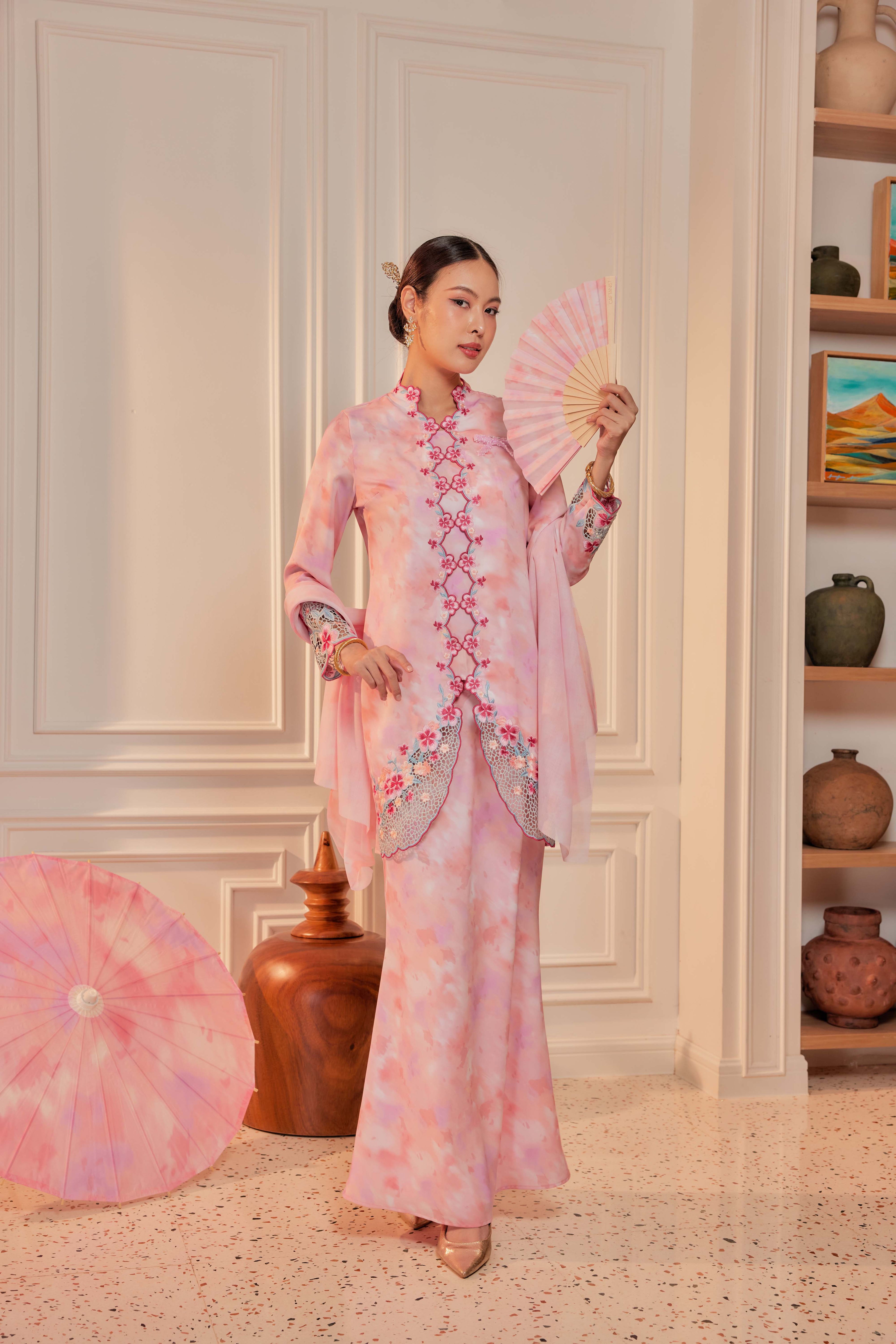 48 - Anggrek Bulan - Kebaya Sulam Goyang Set With Matching Fan & Selendang [PREORDER]