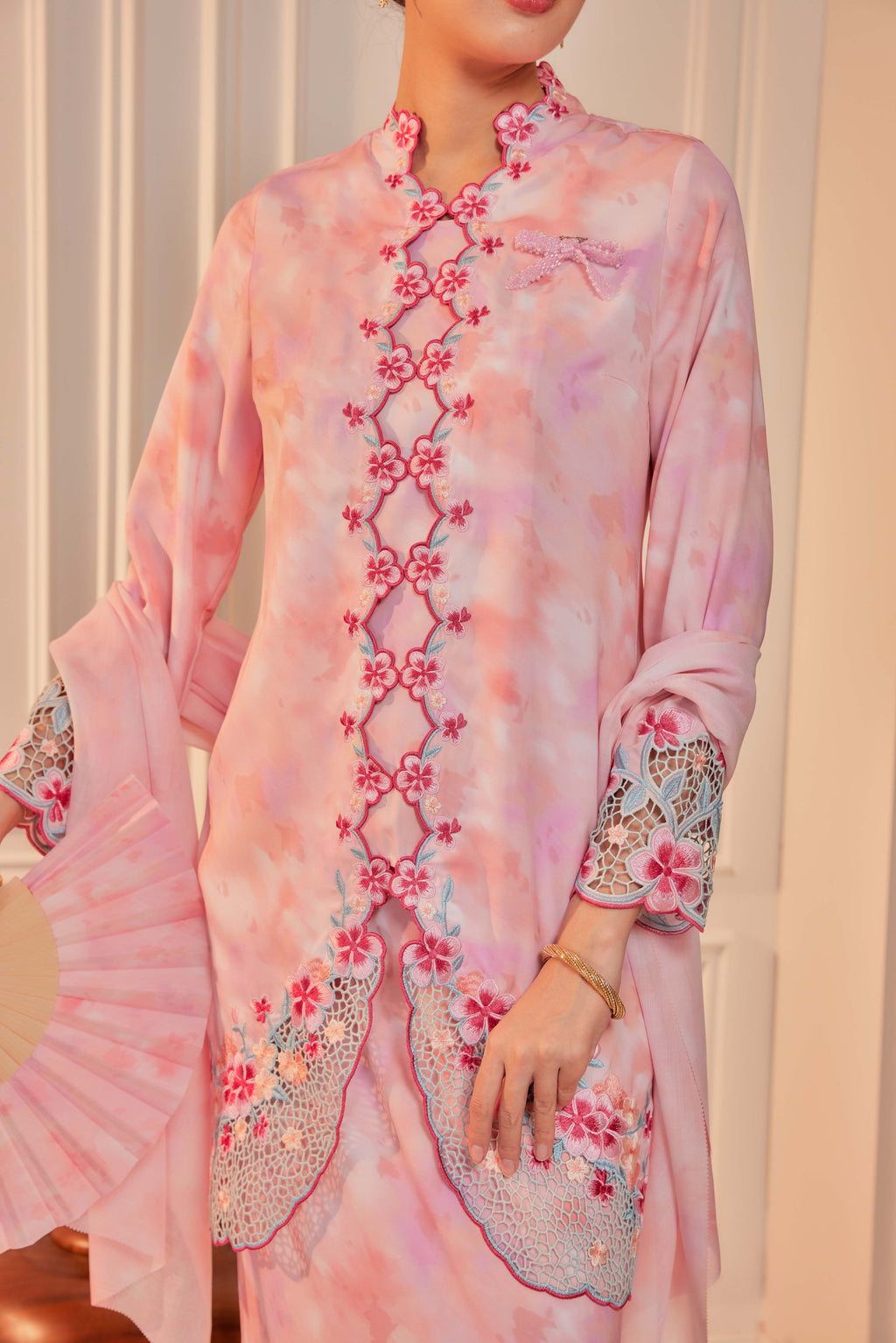 48 - Anggrek Bulan - Kebaya Sulam Goyang Set With Matching Fan & Selendang [PREORDER]