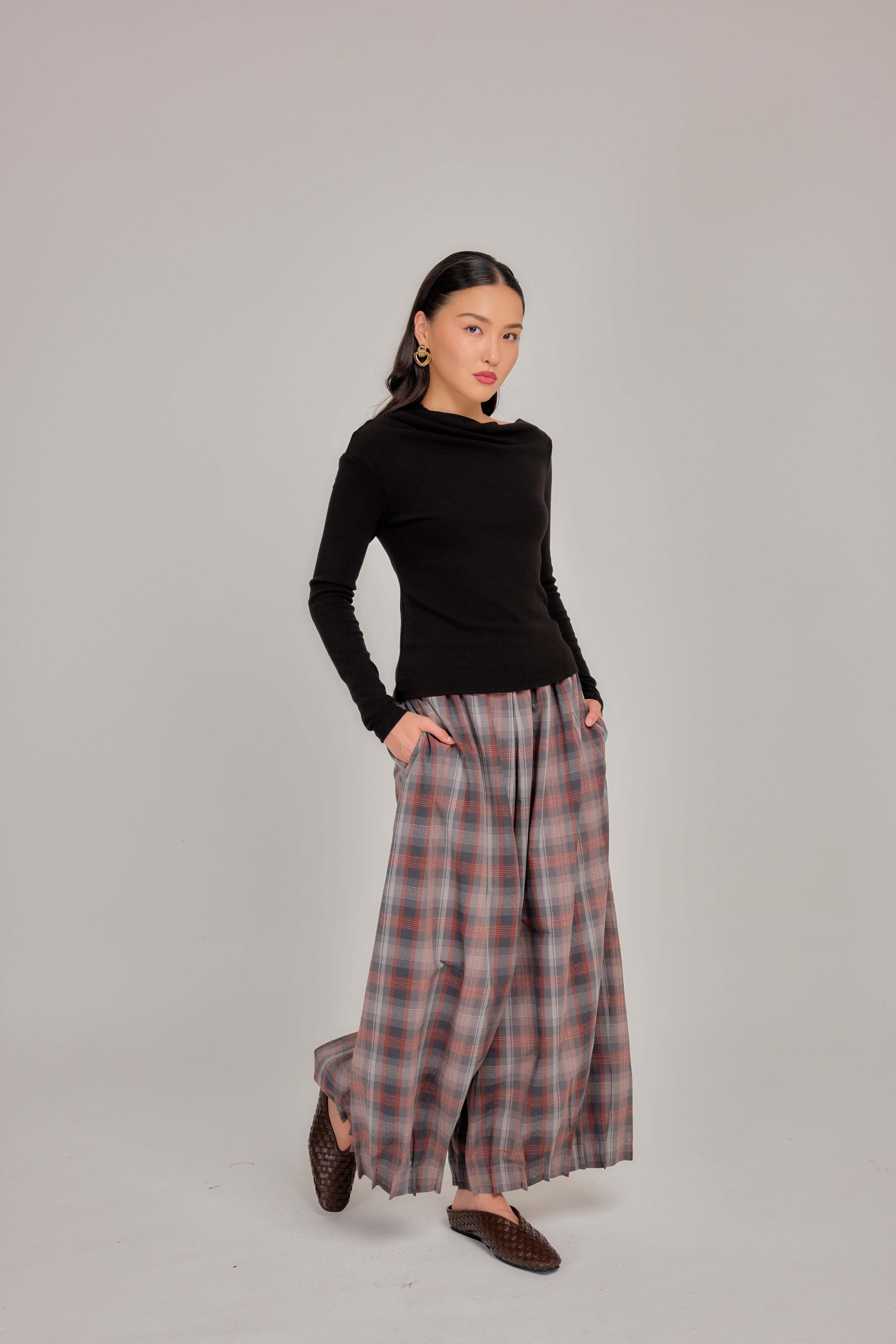 03 - Mauve Ash - Pleated Barrel-leg Pants