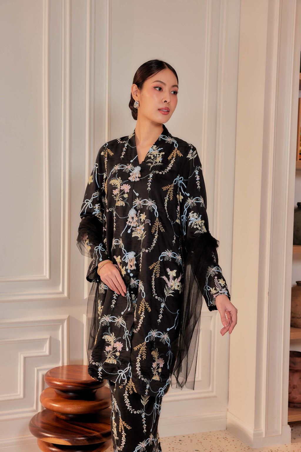 Hitam Manis - Marni Kebarung With Embellishments & Set of 3 Brooch (Fully Lined)