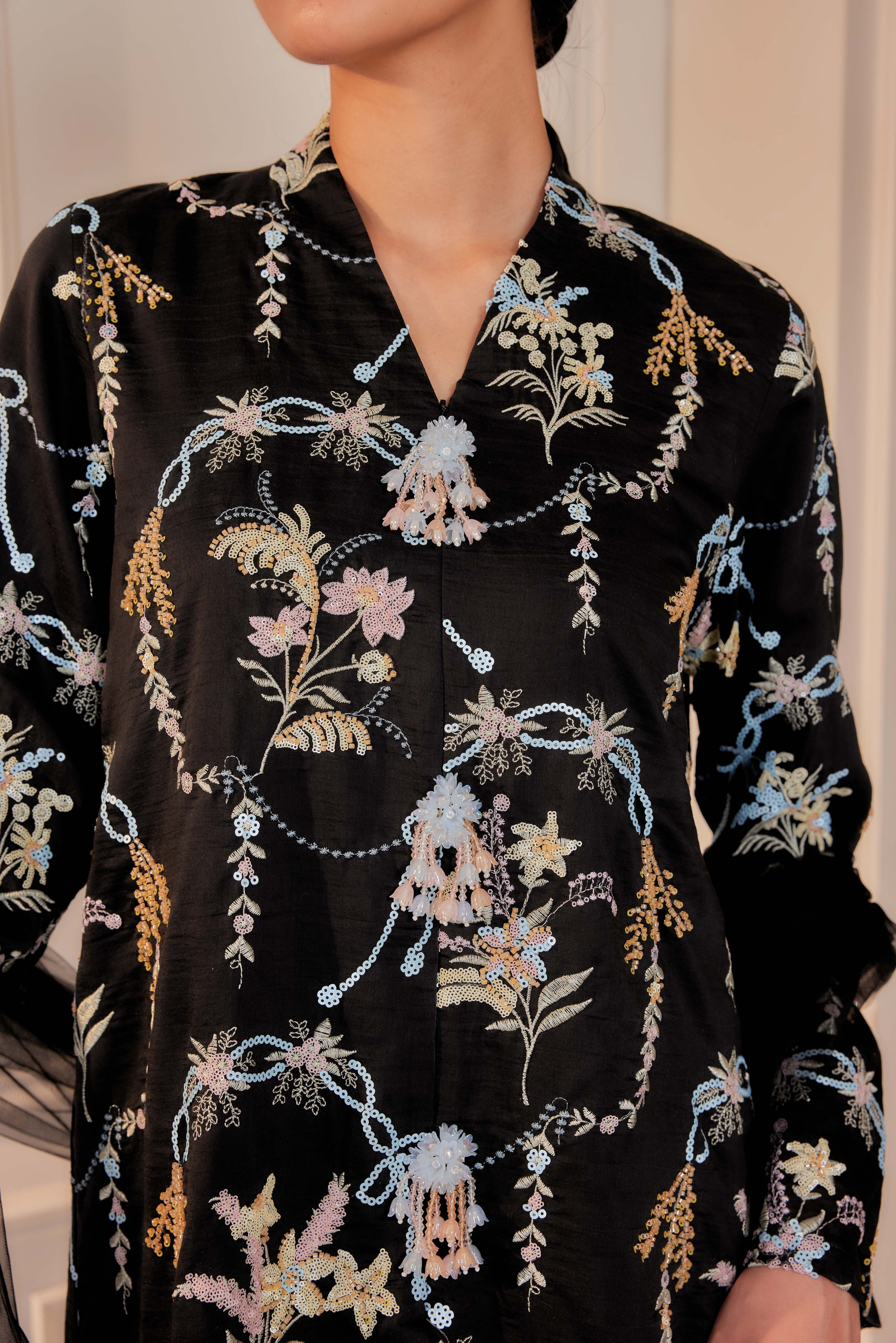 Hitam Manis - Marni Kebarung With Embellishments & Set of 3 Brooch (Fully Lined)