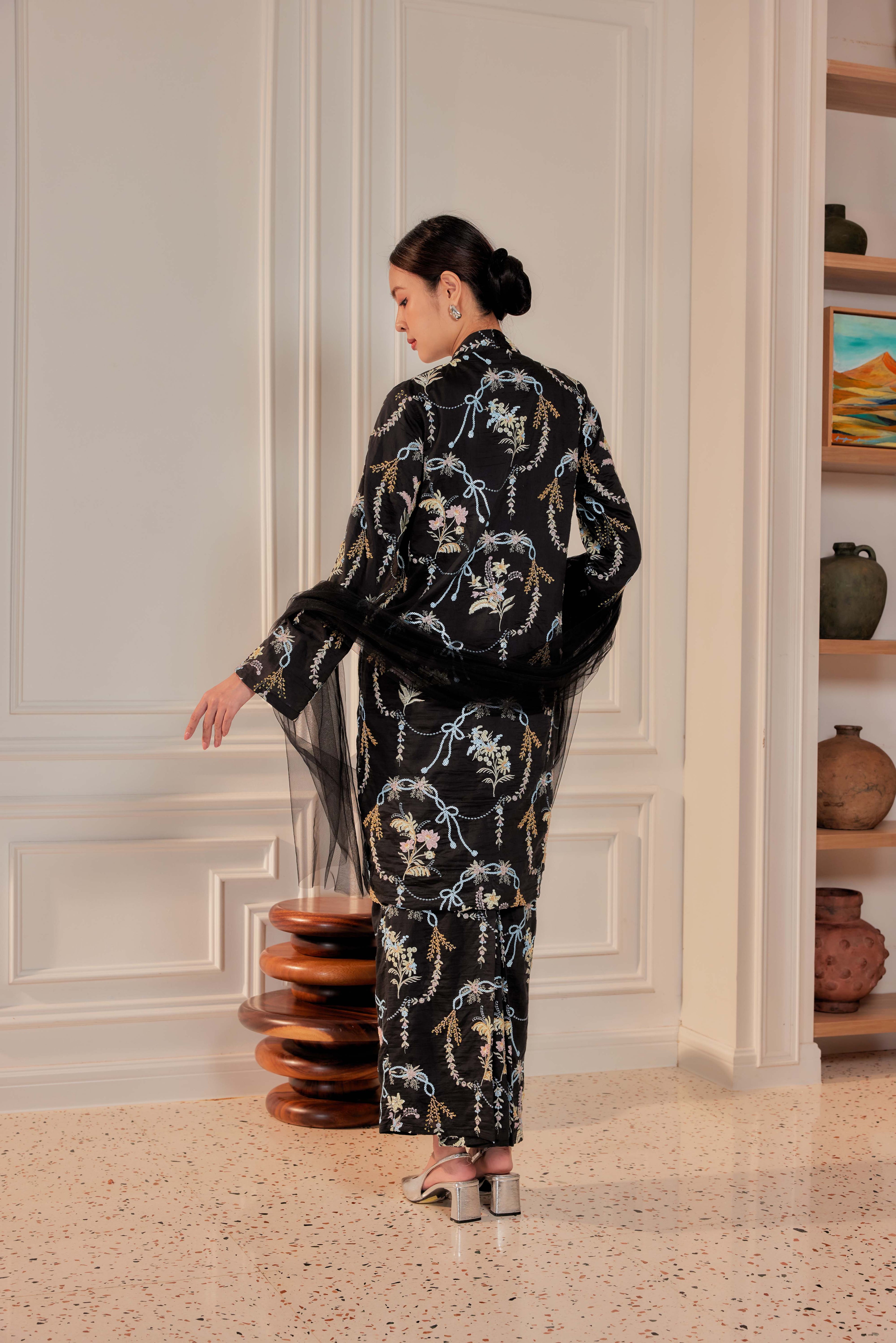 Hitam Manis - Marni Kebarung With Embellishments & Set of 3 Brooch (Fully Lined)