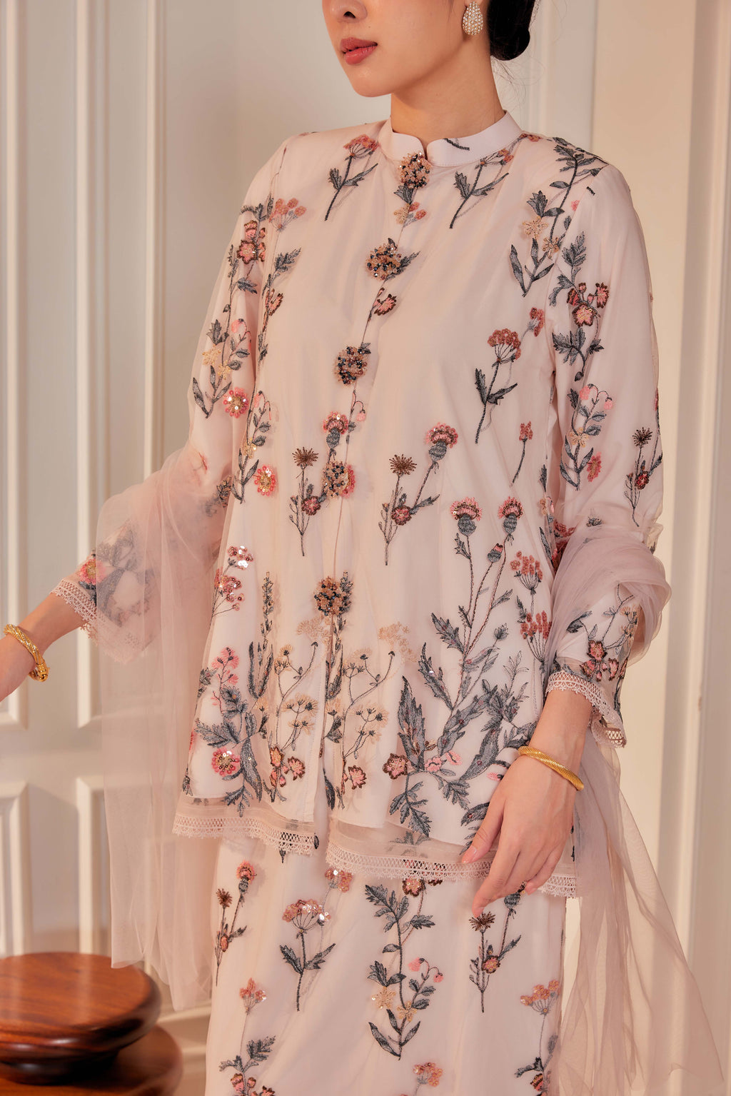 Rosé Tea - Dian Embellished Kebarung with Embroidery Lace Trim [PREORDER MID FEB]