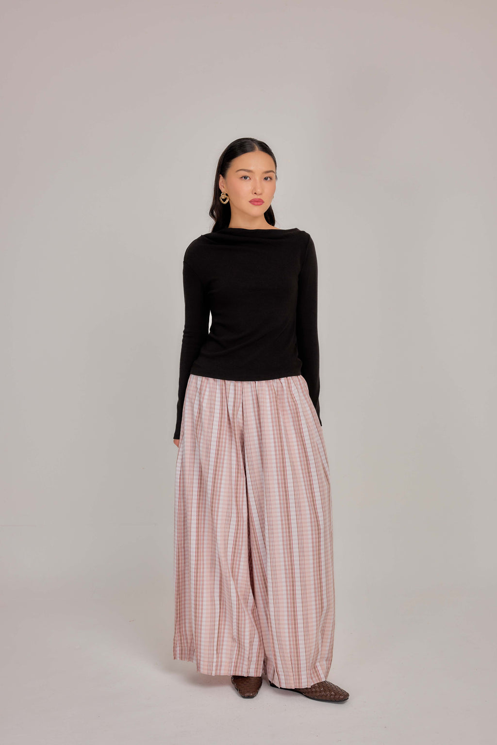 07 - Soft Peony -  Pleated Barrel-leg Pants