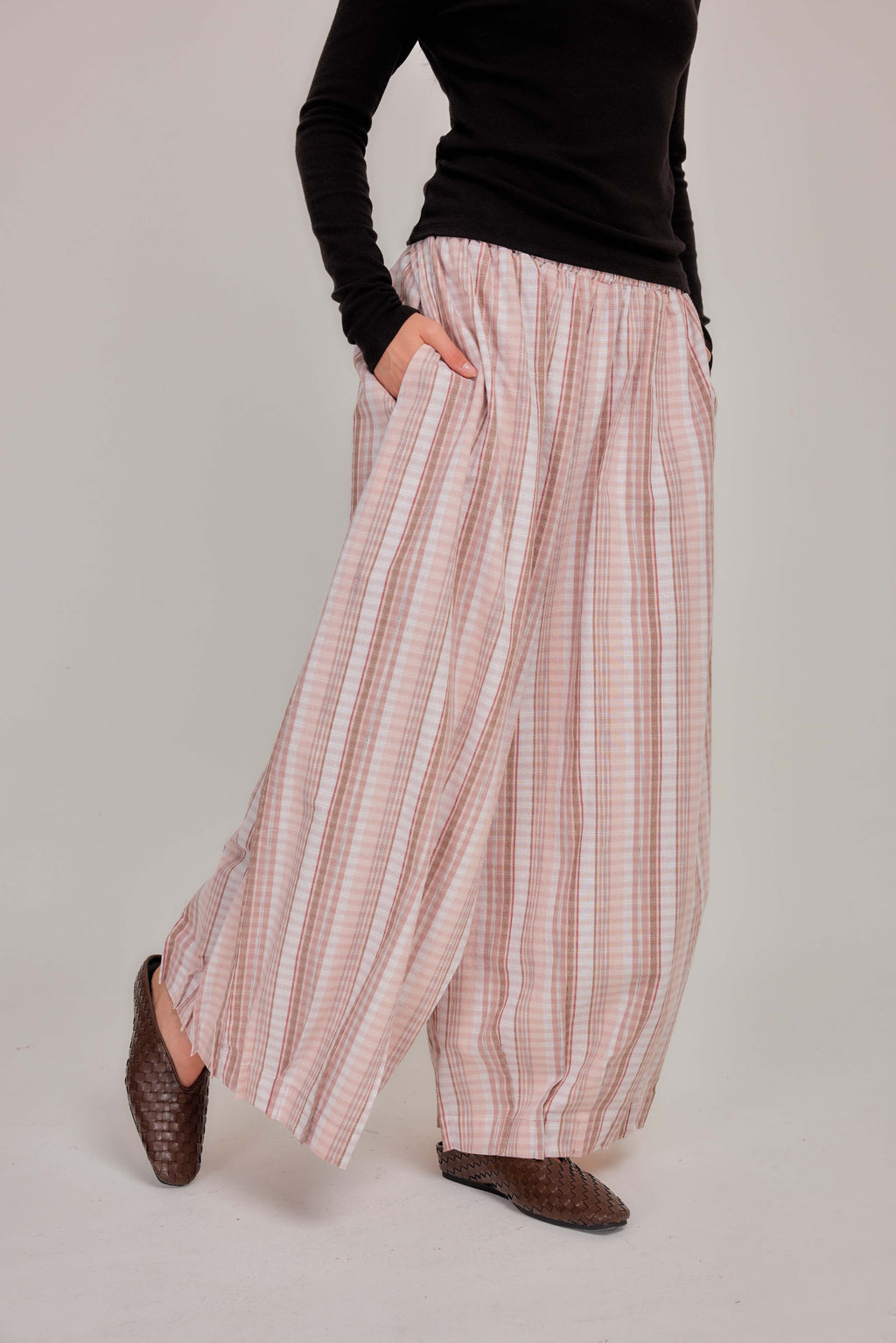 07 - Soft Peony -  Pleated Barrel-leg Pants