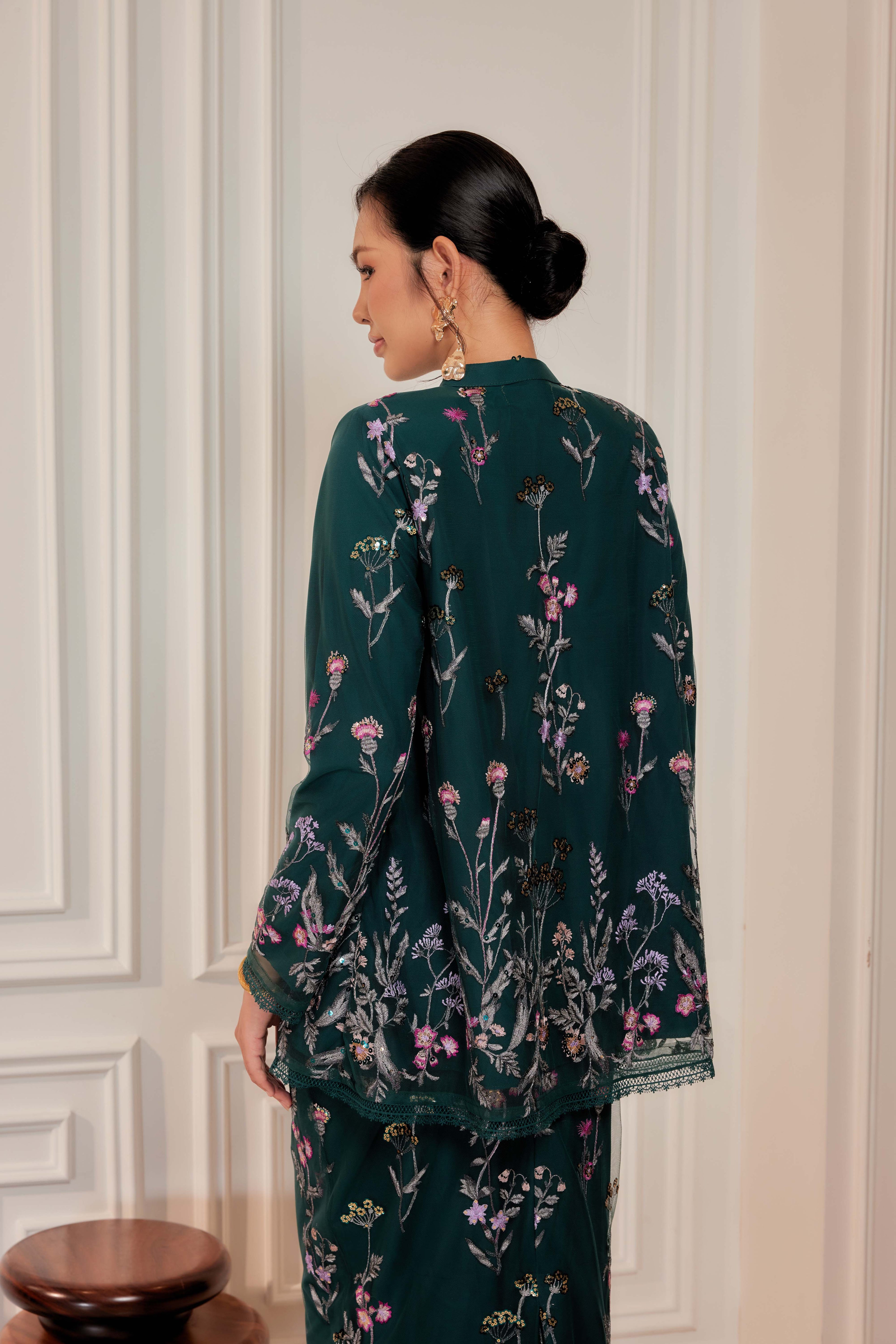 Emerald Green - Dian Embellished Kebarung with Embroidery Lace Trim [PREORDER MID FEB]