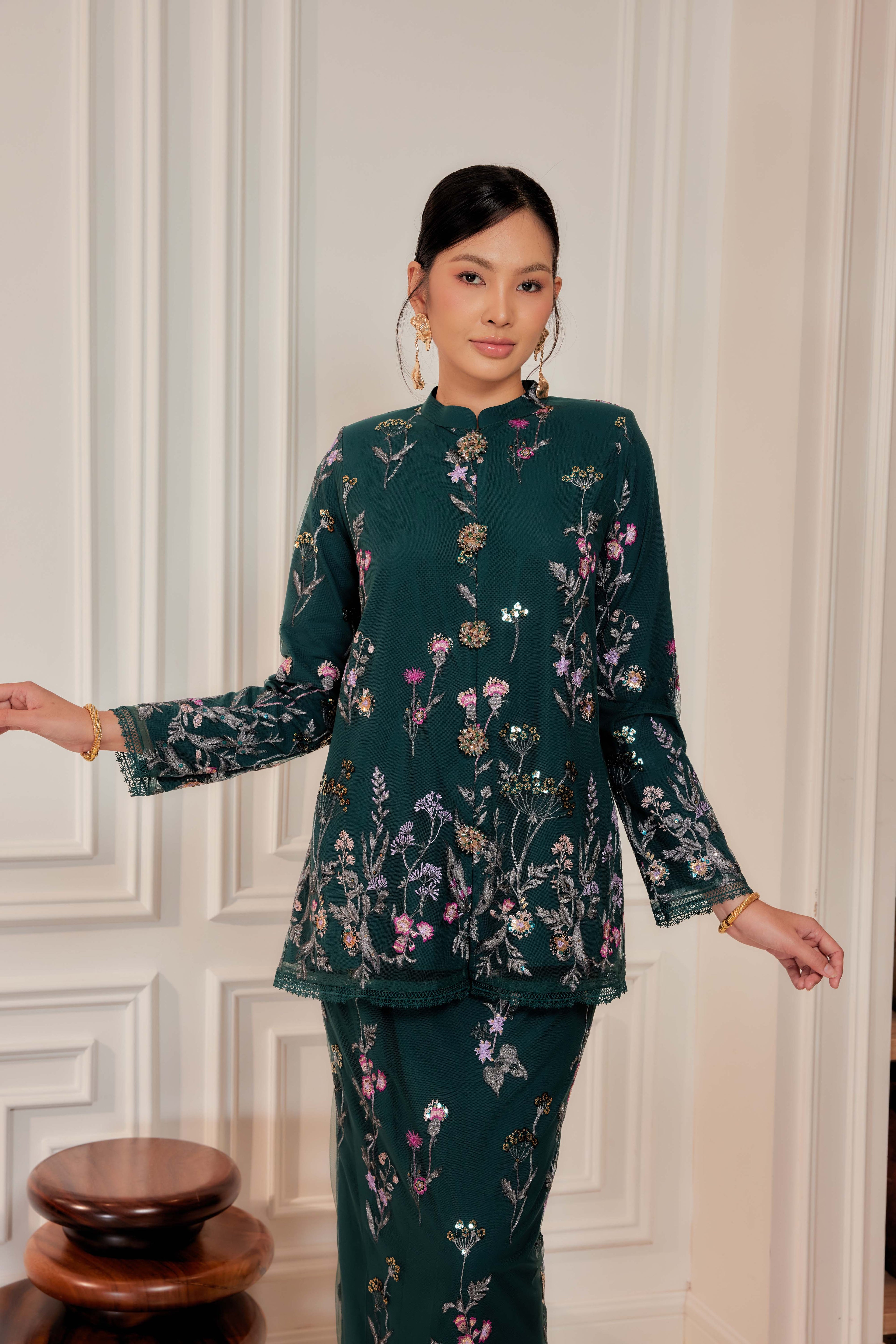 Emerald Green - Dian Embellished Kebarung with Embroidery Lace Trim [PREORDER MID FEB]