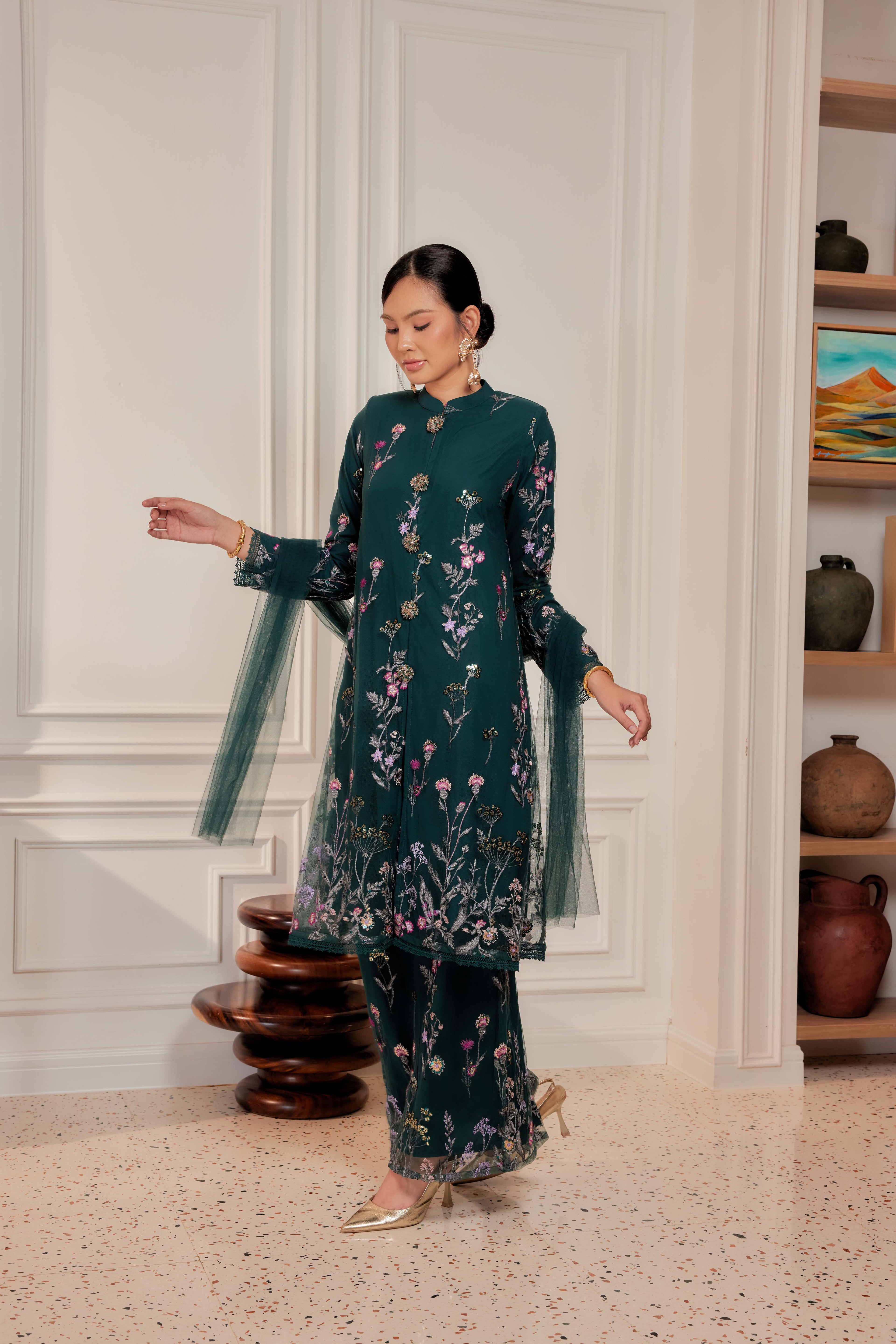 Emerald Green - Dian Embellished Kebarung with Embroidery Lace Trim [PREORDER MID FEB]