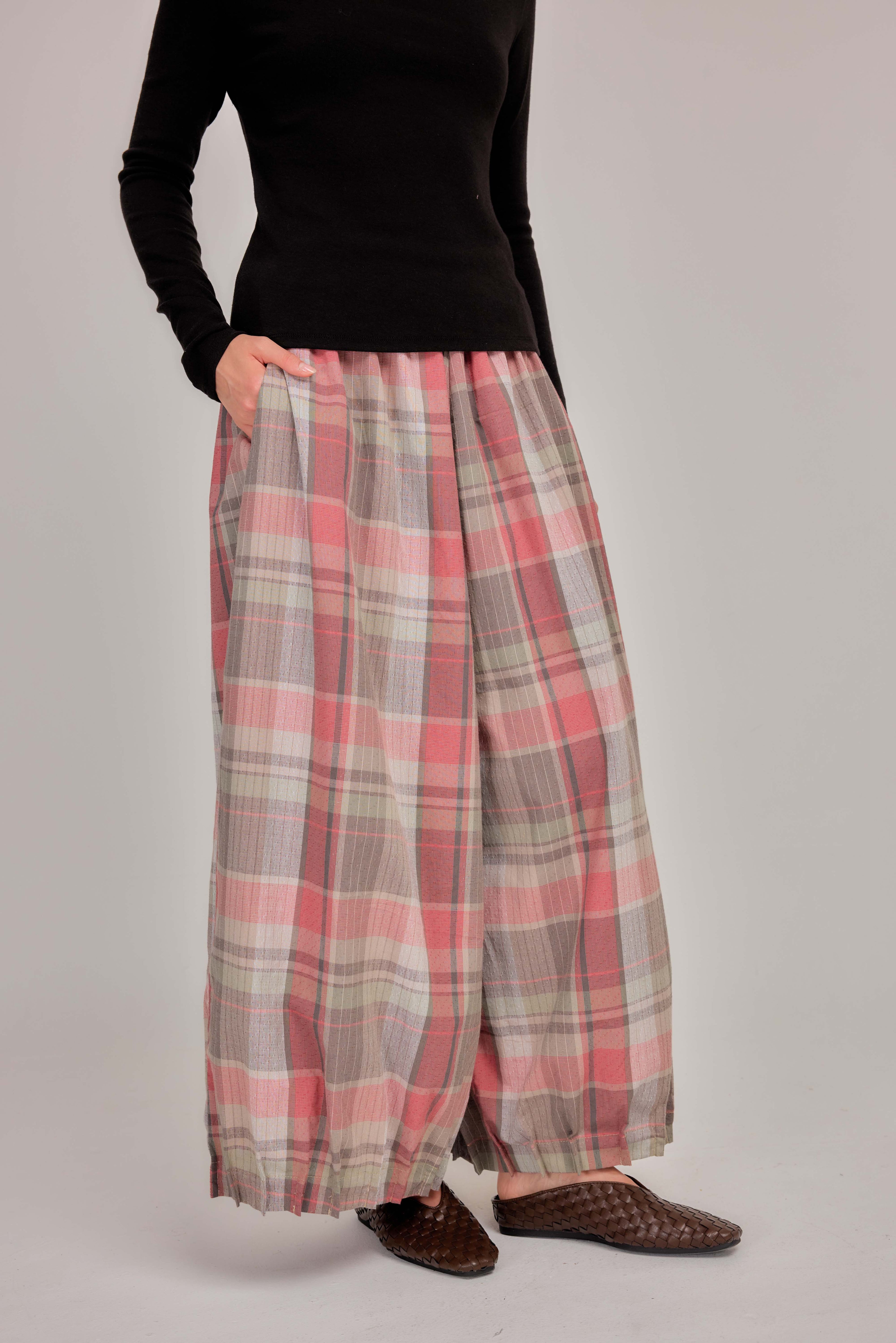 04 - Rosy Oat -  Pleated Barrel-leg Pants