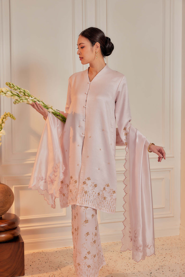 Petal Pink - Bidasari Beaded Bunga Tabur Motif Kebarung (Fully Lined)