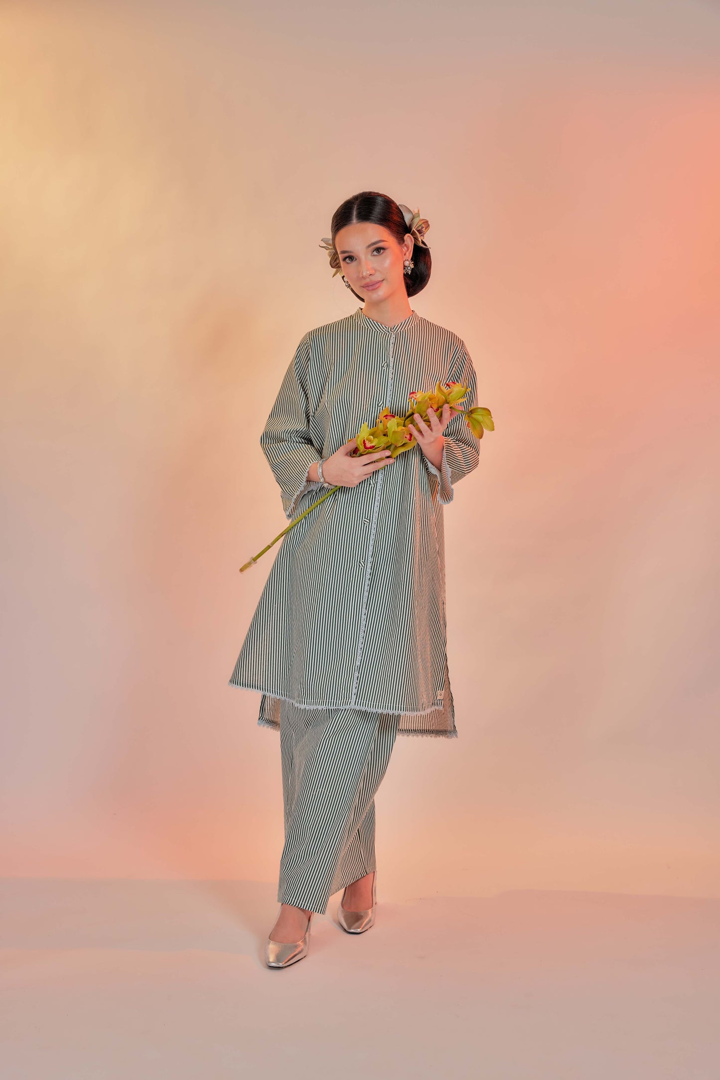 Daun-Airis Cotton Striped Kebarung with Lace Trim Set