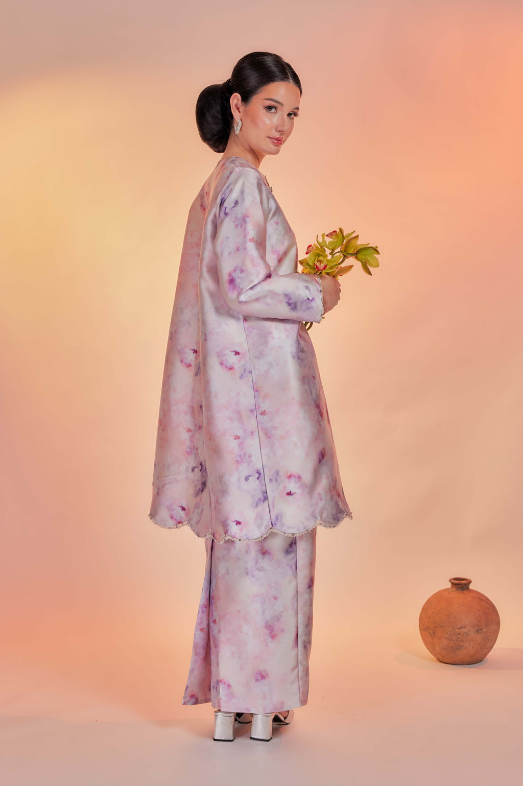 Vintage Lavender Breeze - Kebarung Dayang Senandung with Selendang