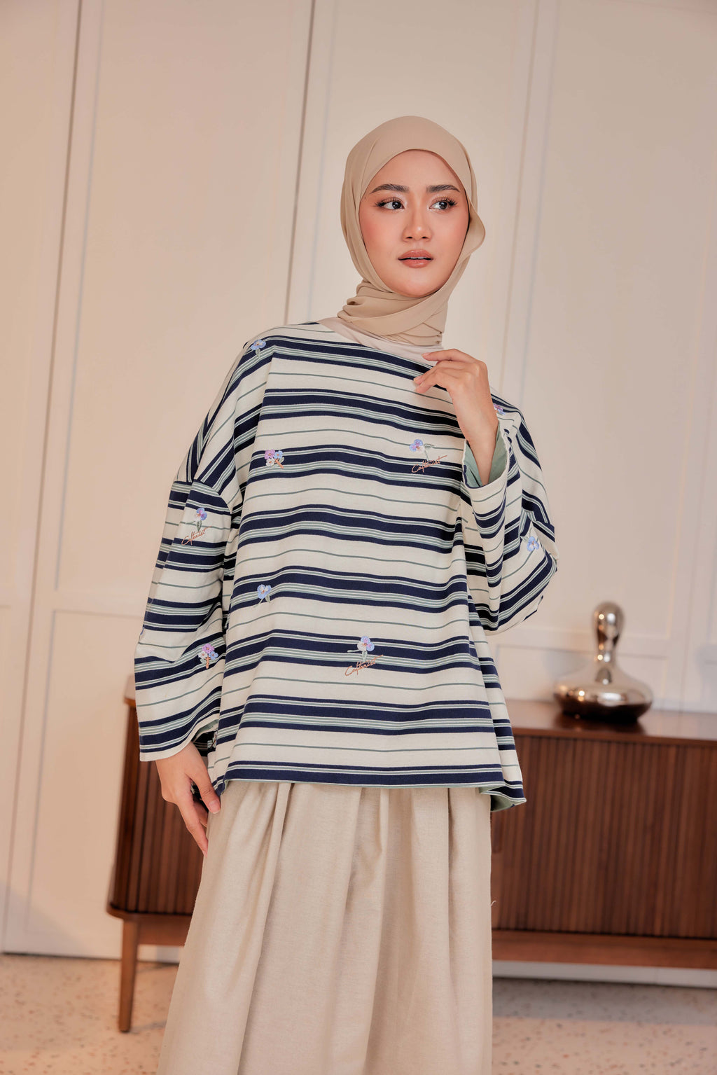 Striped Embroidered Cotton Relaxed Reversible Tee - Forget-Me-Nots