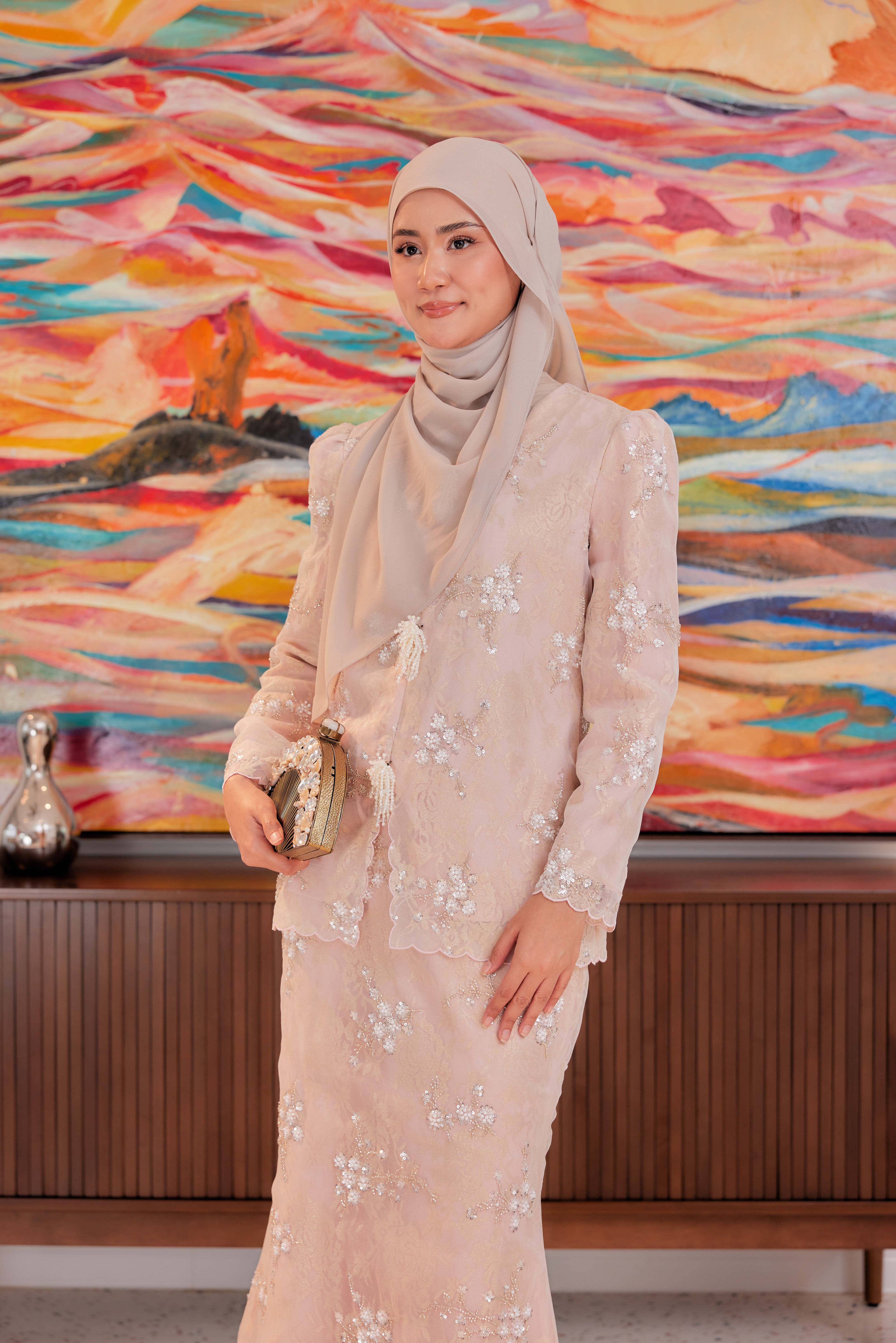 Ballerina Pink - Alaia Beaded Lace Kurung With Set of 3 Pearl Brooch (Fully Lined)