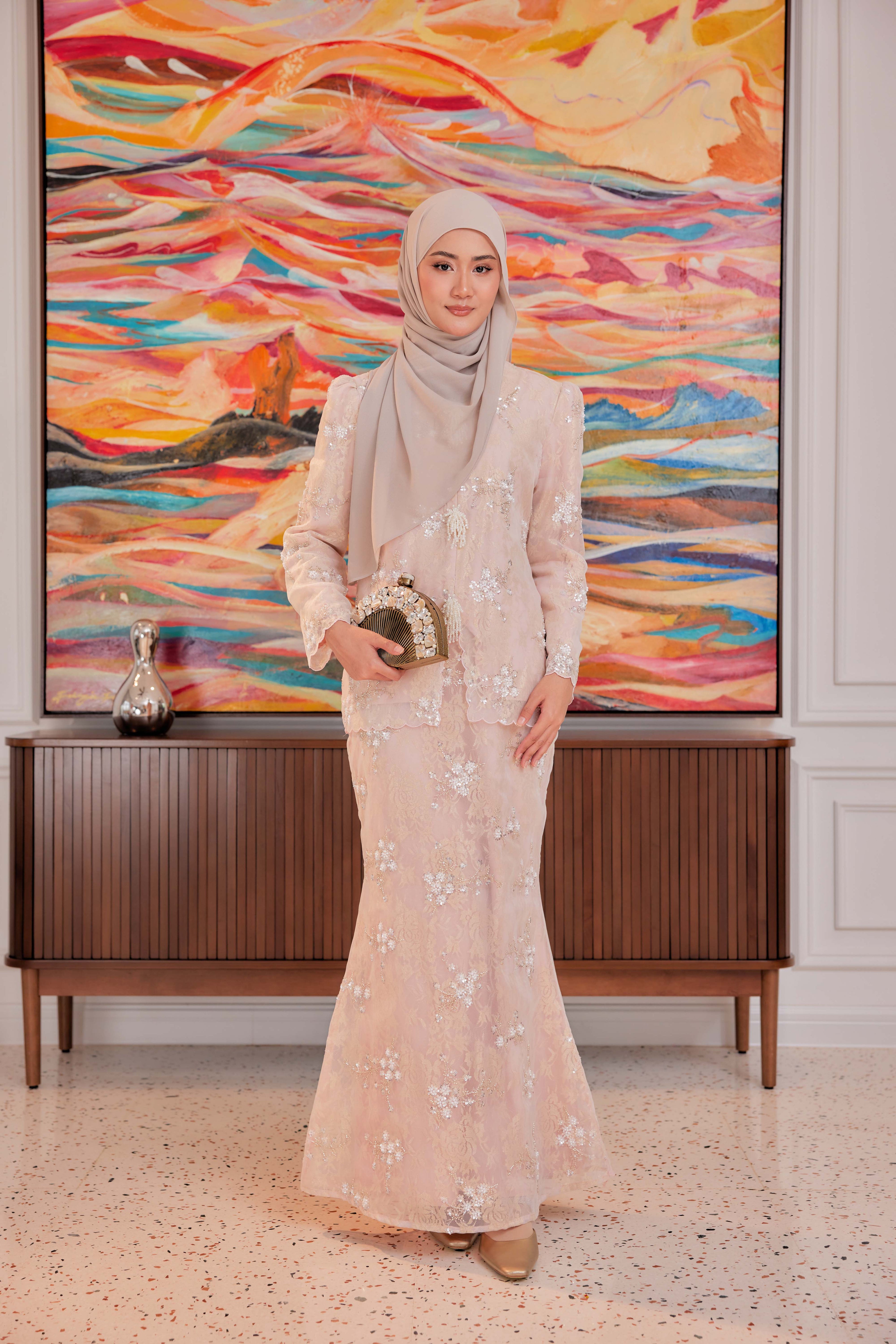 Ballerina Pink - Alaia Beaded Lace Kurung With Set of 3 Pearl Brooch (Fully Lined)